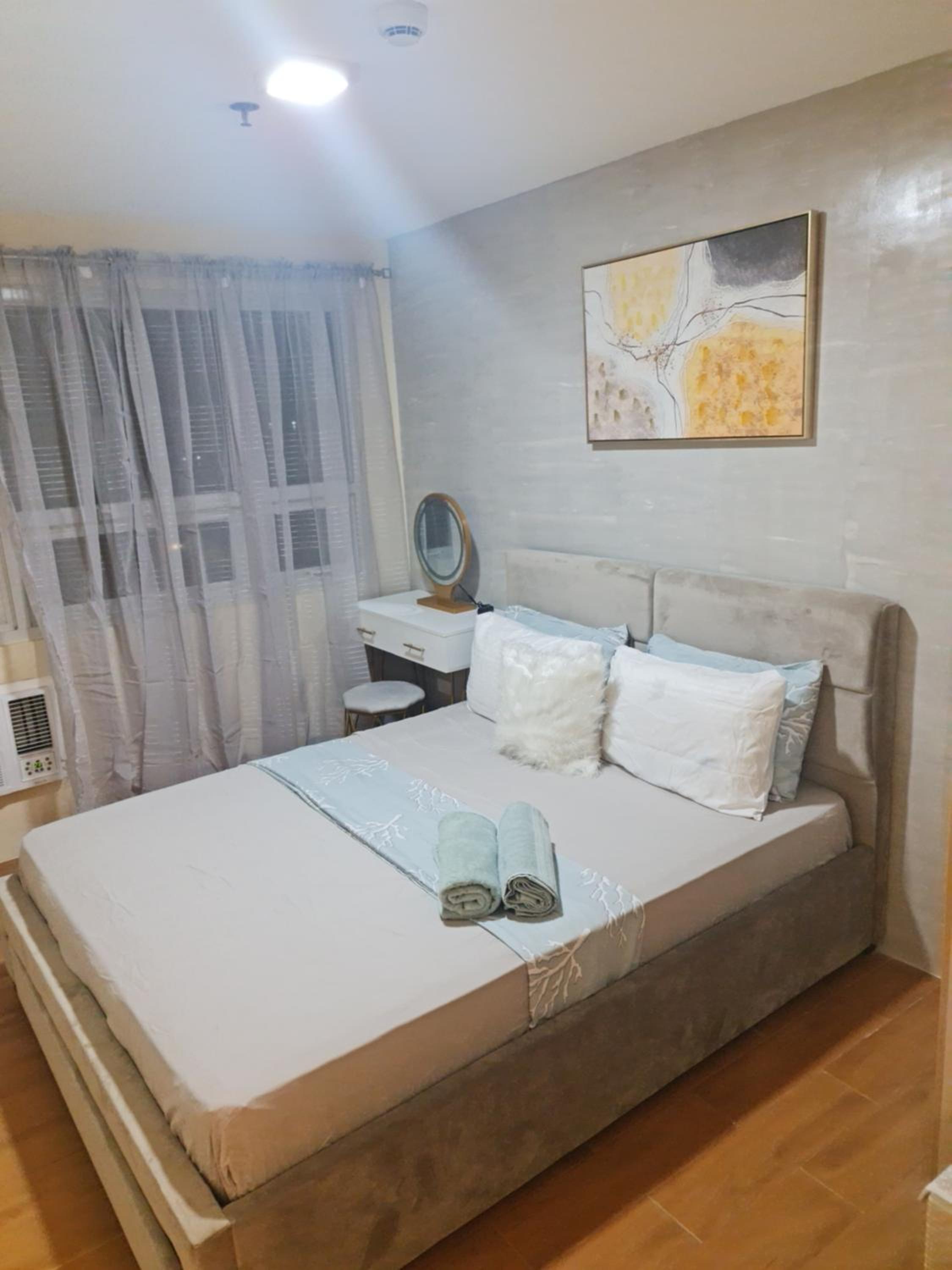 Cozy 2 bedroom Condo in Davao near Airport with balcony view 2