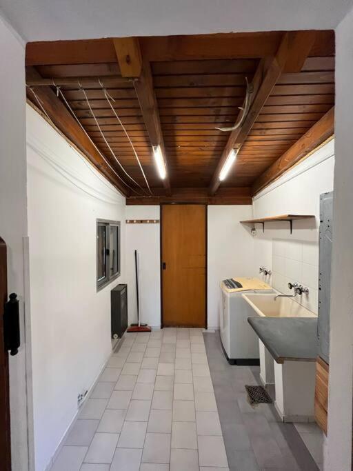 Hermosa y residencial casa en KM 5 Pioneros