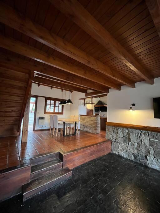 Hermosa y residencial casa en KM 5 Pioneros