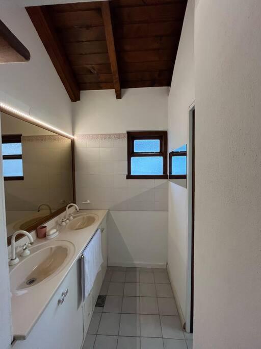 Hermosa y residencial casa en KM 5 Pioneros