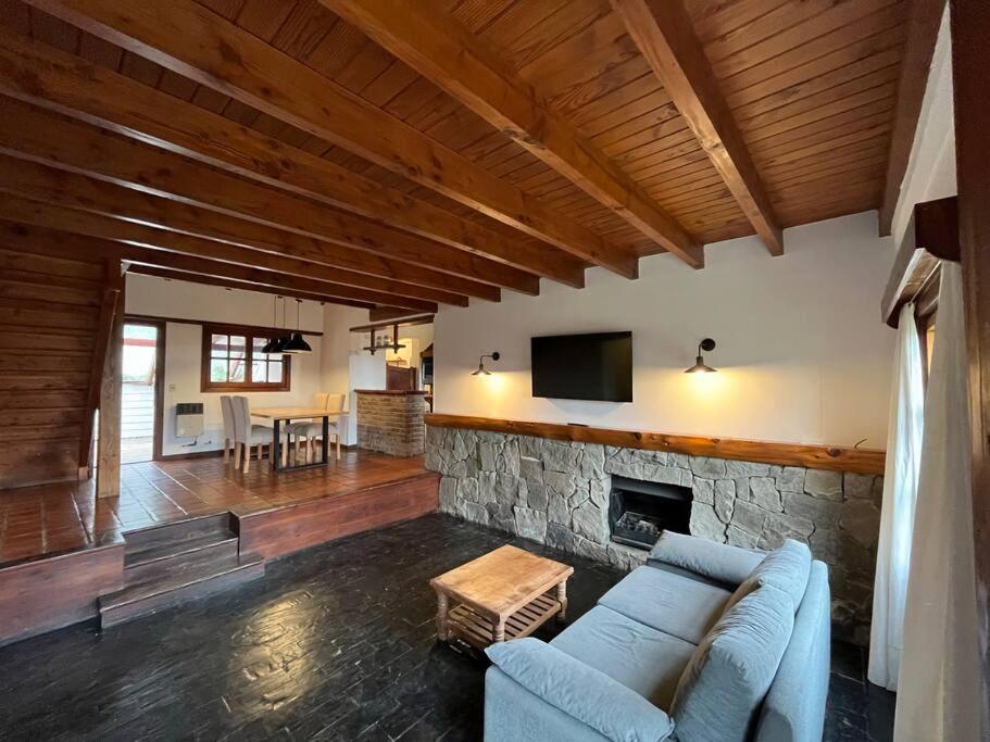 Hermosa y residencial casa en KM 5 Pioneros