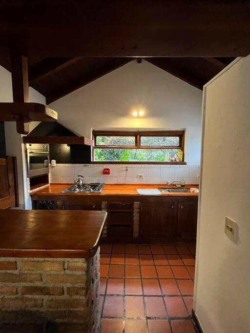 Hermosa y residencial casa en KM 5 Pioneros
