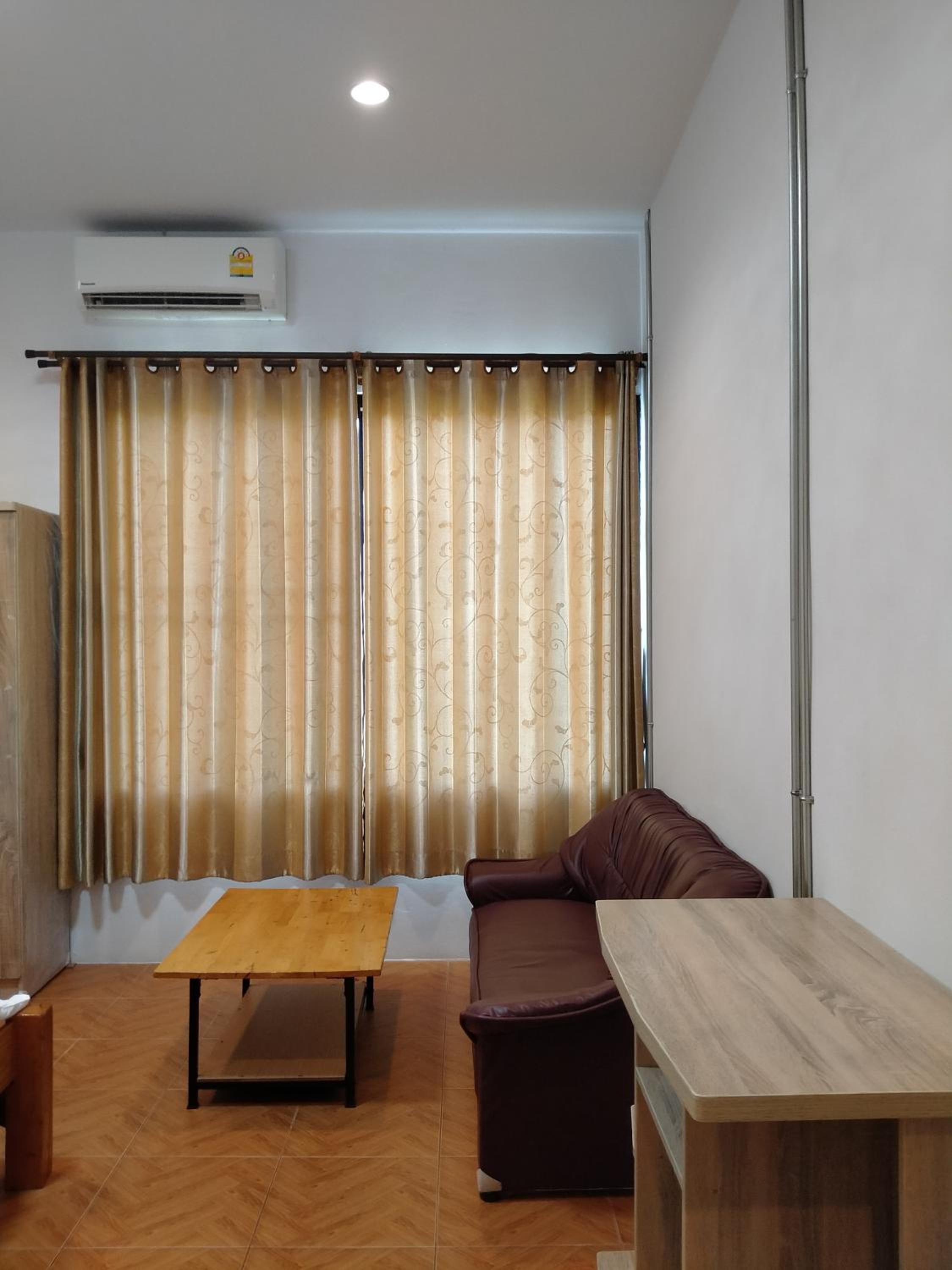 Sakura House