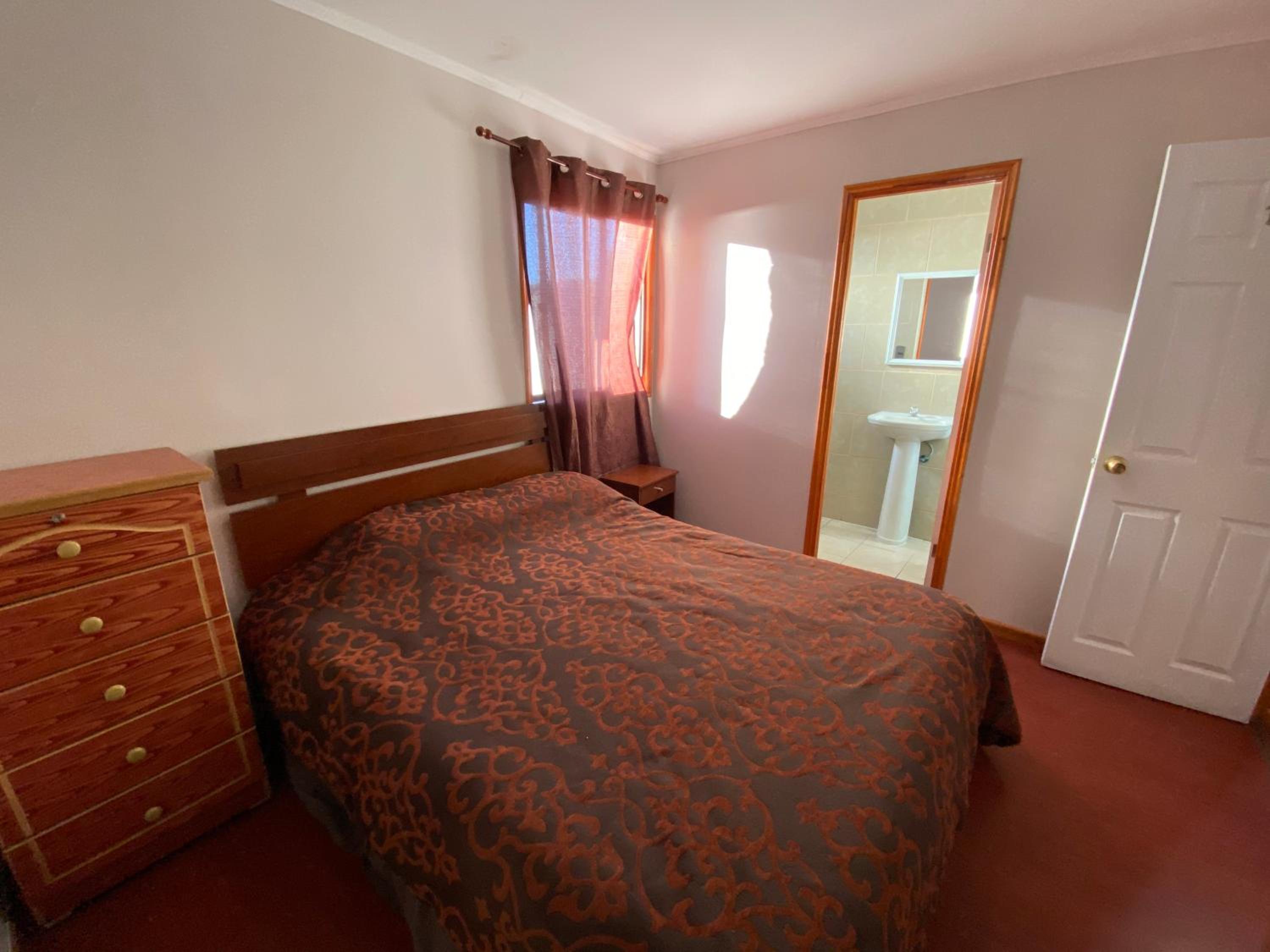 Hostal AGUSTÍN atendemos a particulares y empresas