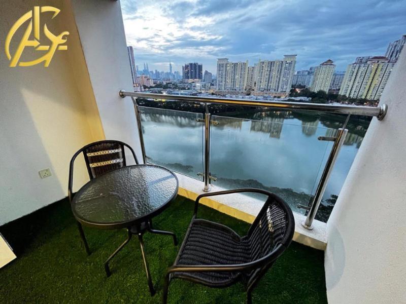 Honeymoon Suite By A Legacy Hotel - KLCC Lake View