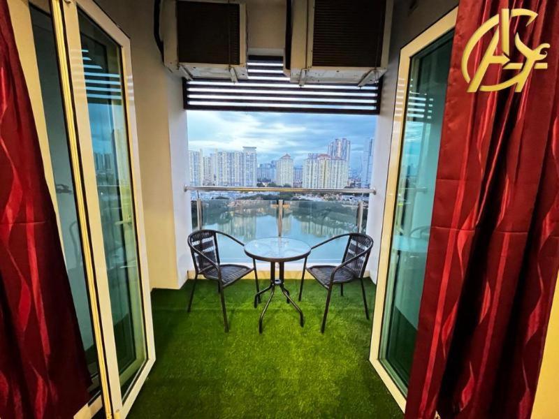Honeymoon Suite By A Legacy Hotel - KLCC Lake View