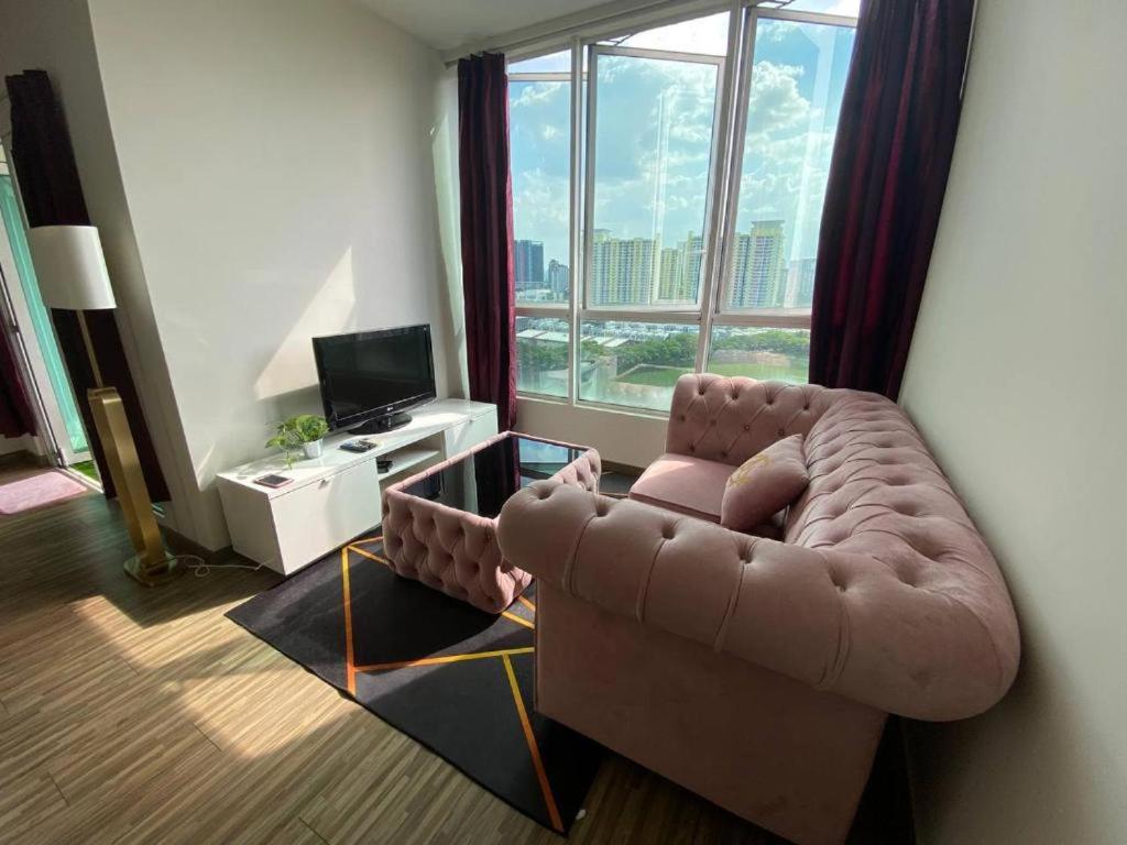 Honeymoon Suite By A Legacy Hotel - KLCC Lake View