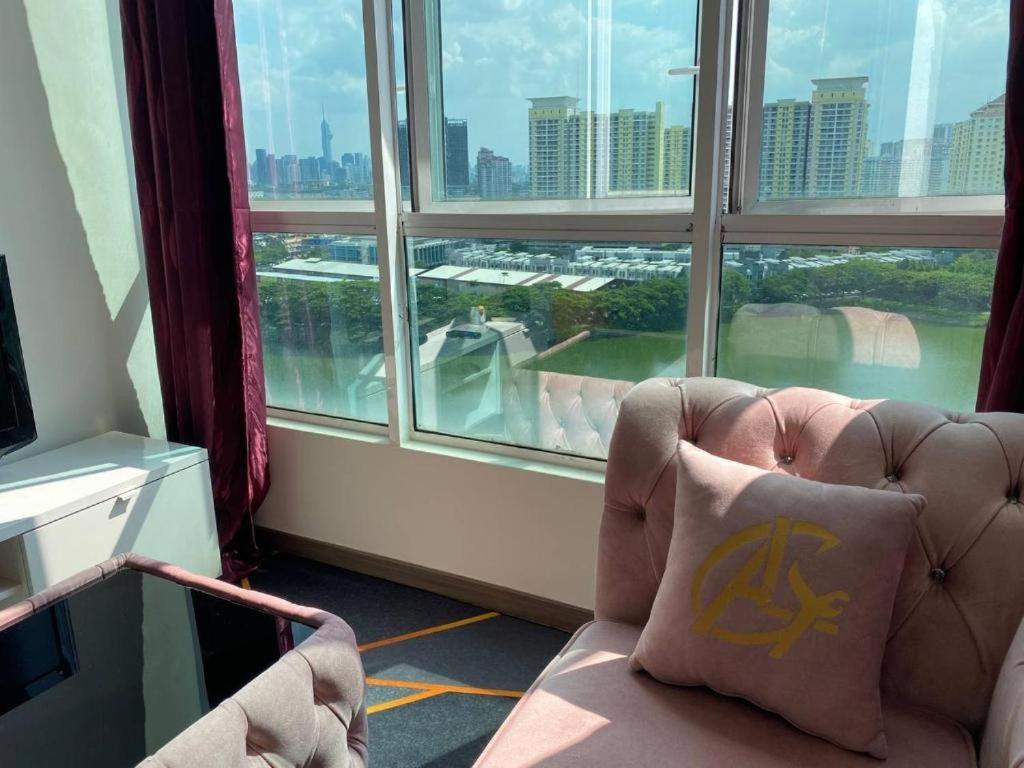 Honeymoon Suite By A Legacy Hotel - KLCC Lake View