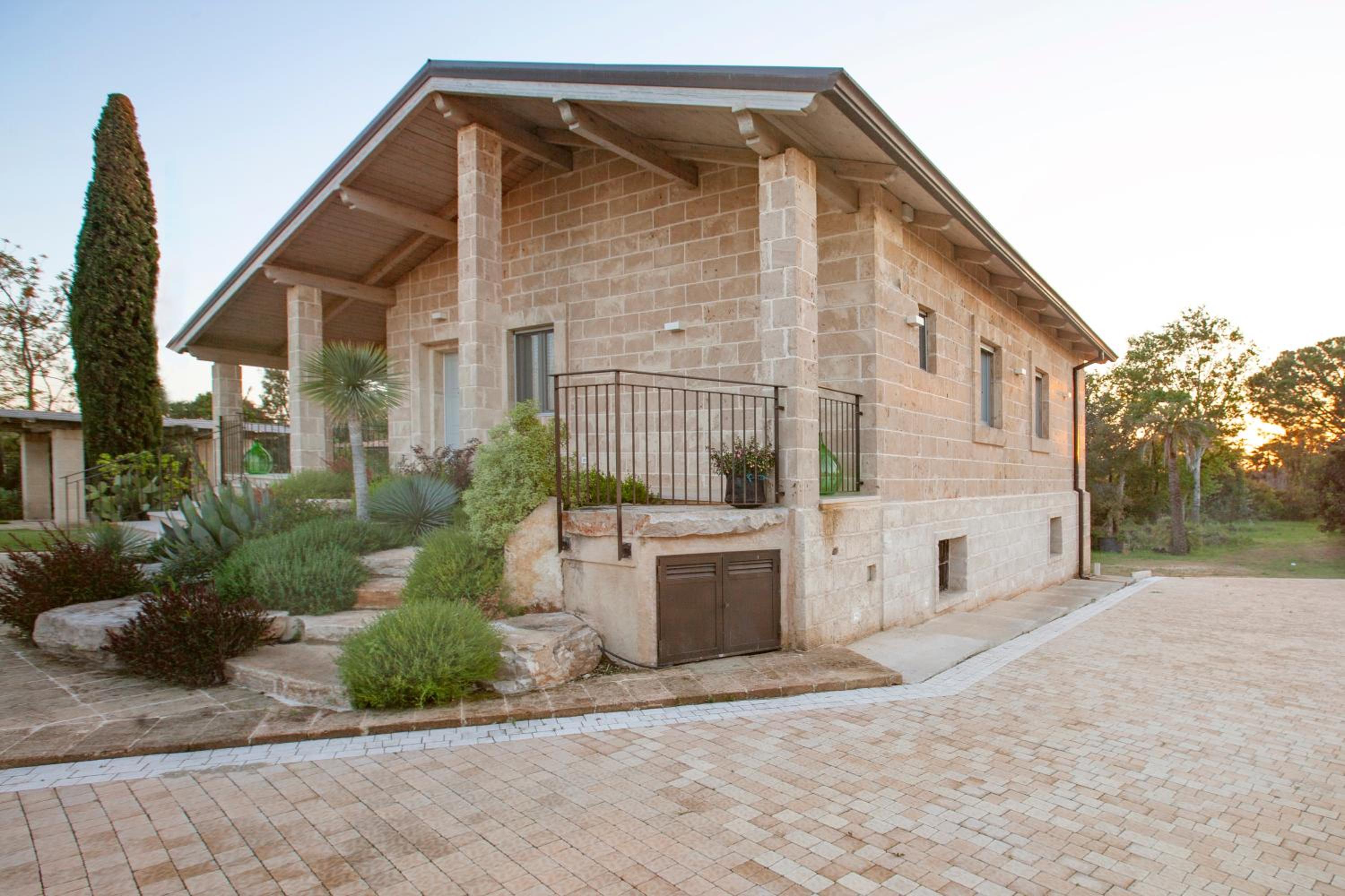 Floresia-Your Apulian Experience