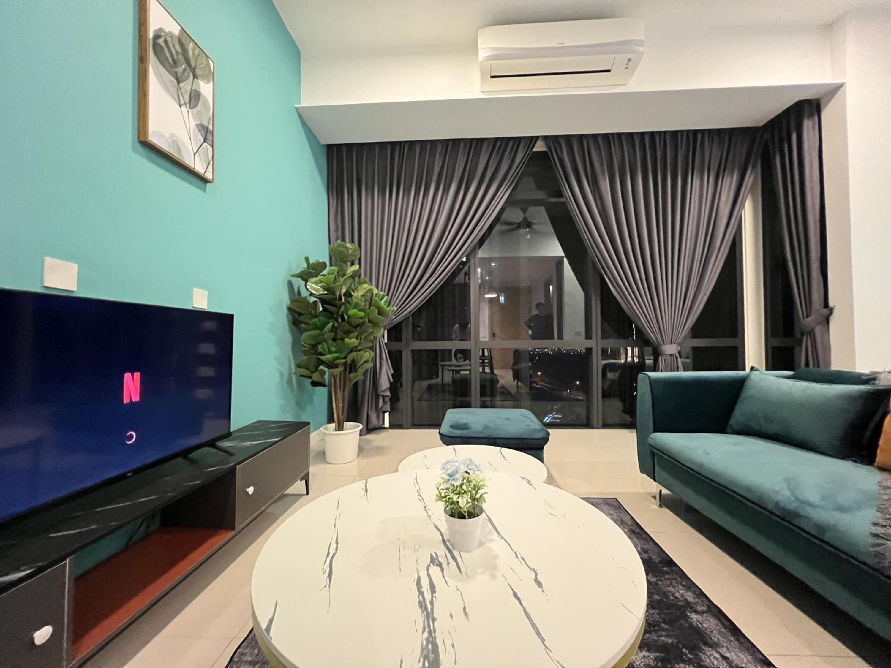 Grand Medini Residence by Luxecocoo CK Legoland photo 3