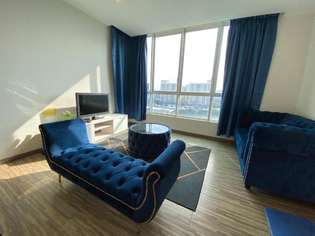 Honeymoon Suite By A Legacy Hotel - KLCC Lake View