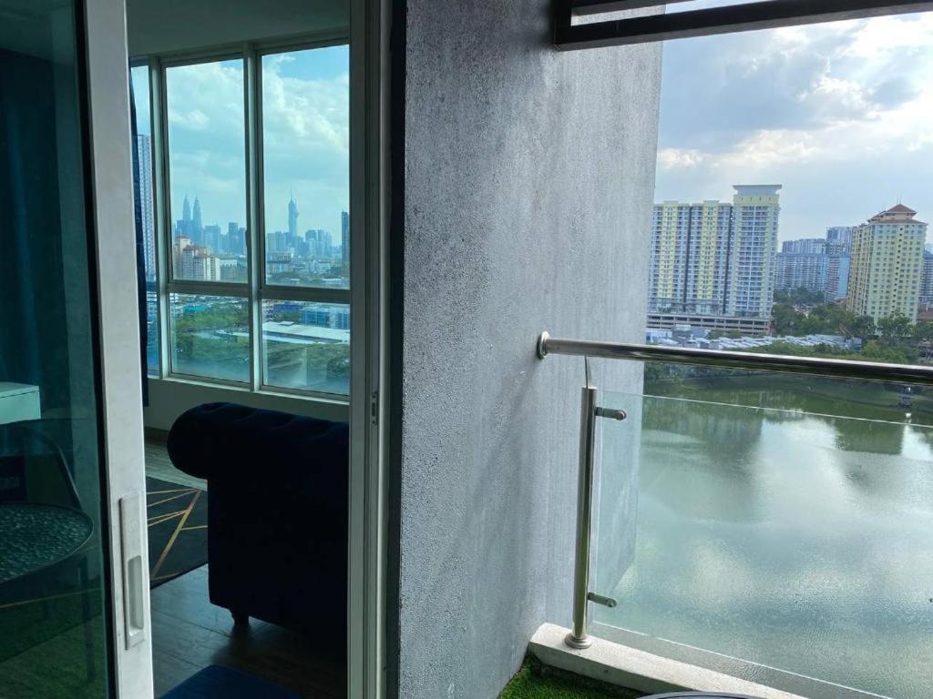 Honeymoon Suite By A Legacy Hotel - KLCC Lake View