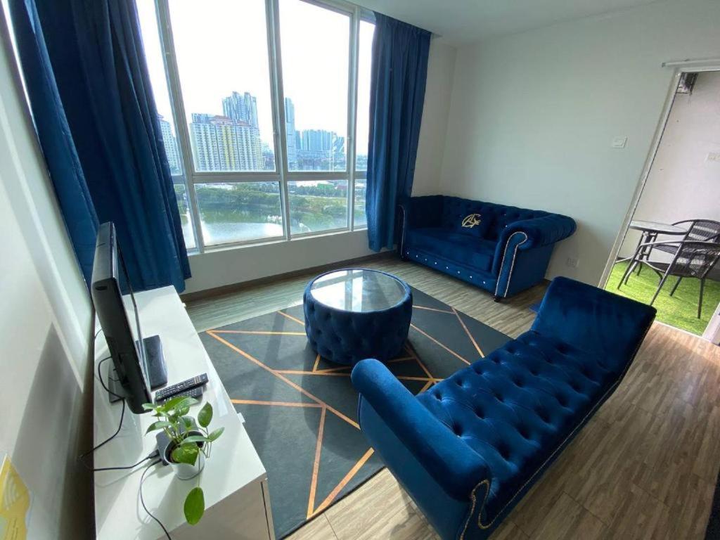 Honeymoon Suite By A Legacy Hotel - KLCC Lake View