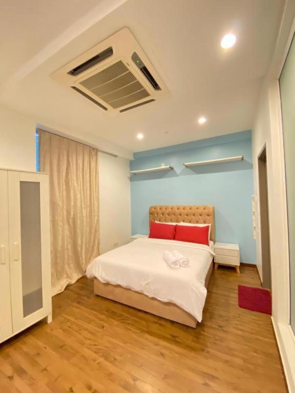 Honeymoon Suite By A Legacy Hotel - KLCC Lake View