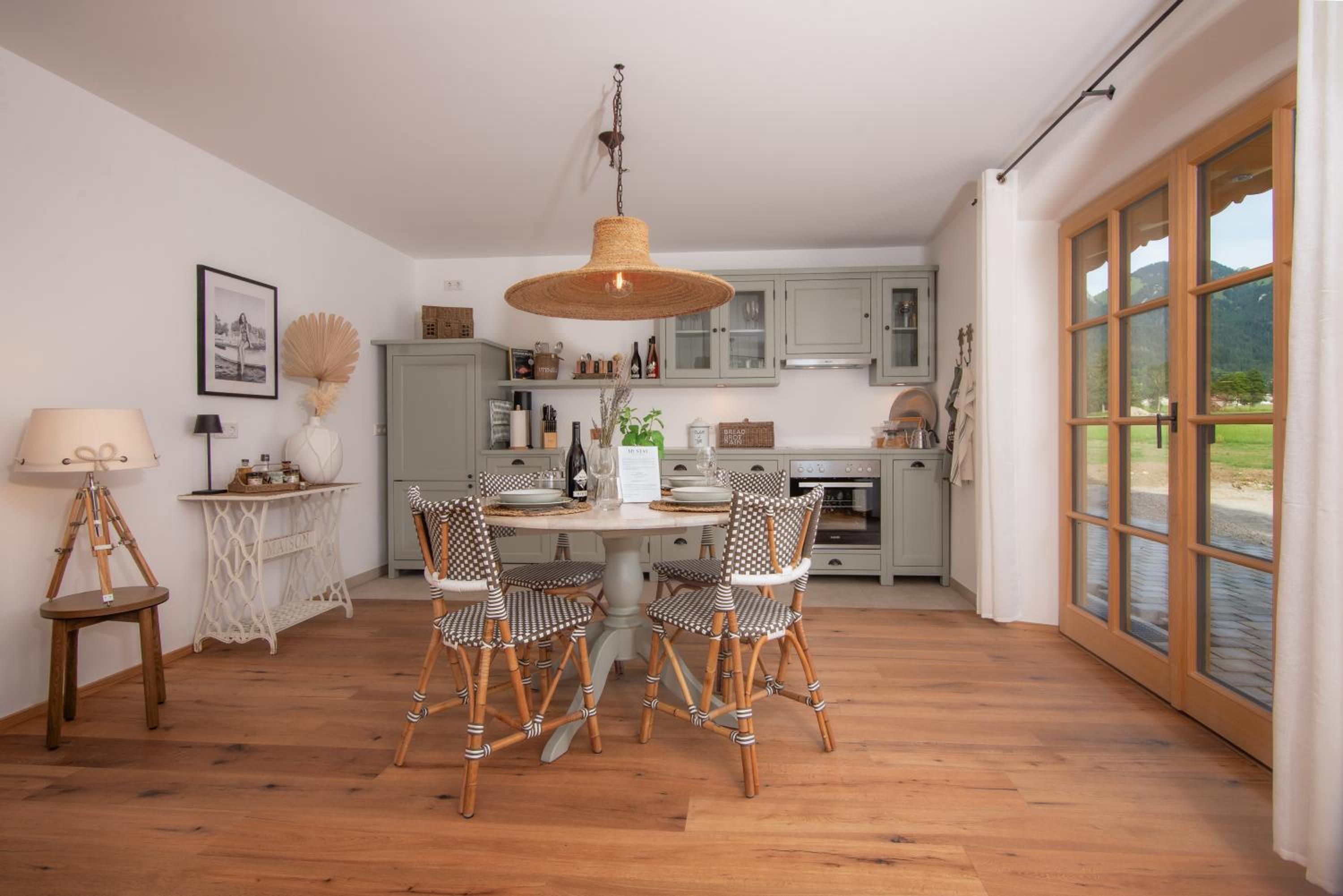MY STAY- Erholung zwischen See und Bergen, neu erbaute Apartments im modernen Landhausstil mit Bergblick, familienfreundlich
