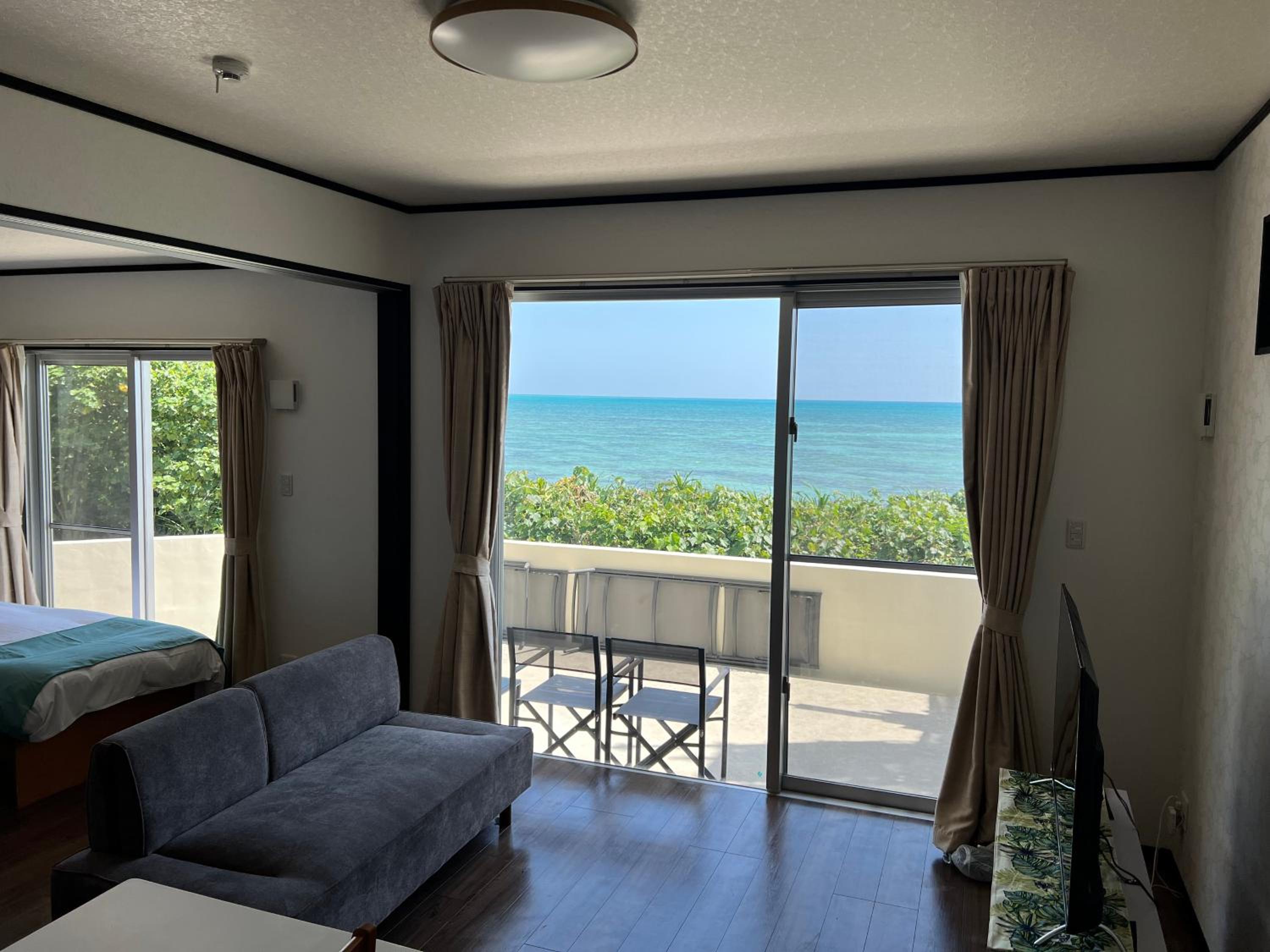 Ocean Front SUMUIDE