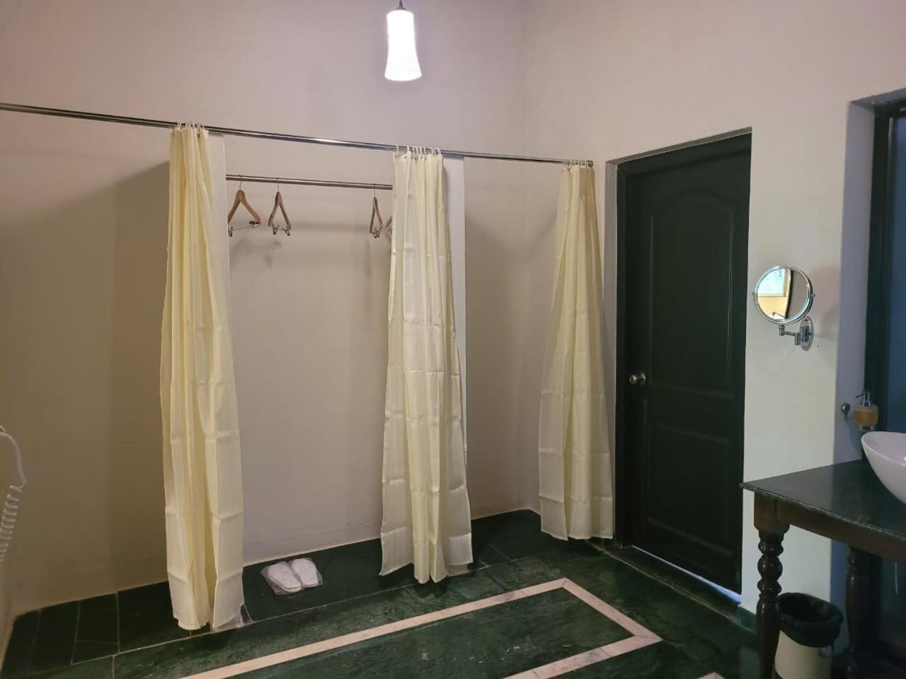 Tuli Veer Bagh Resort