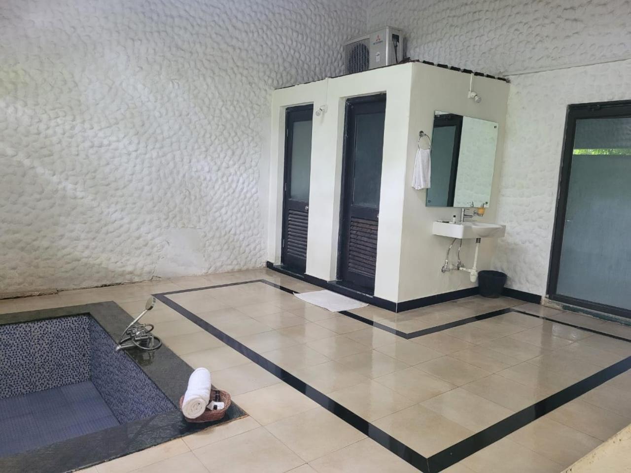 Tuli Veer Bagh Resort