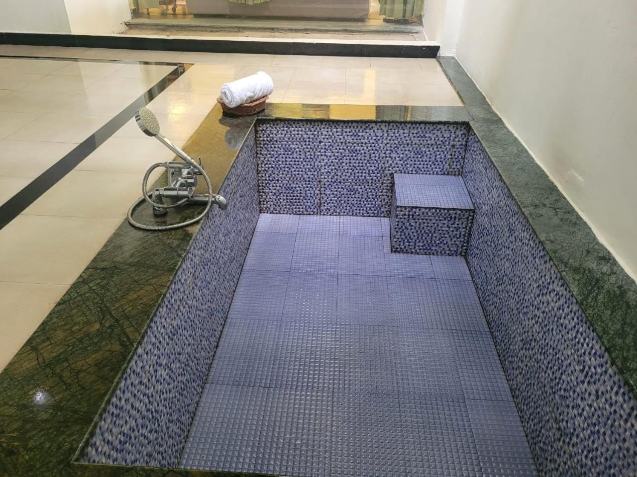 Tuli Veer Bagh Resort