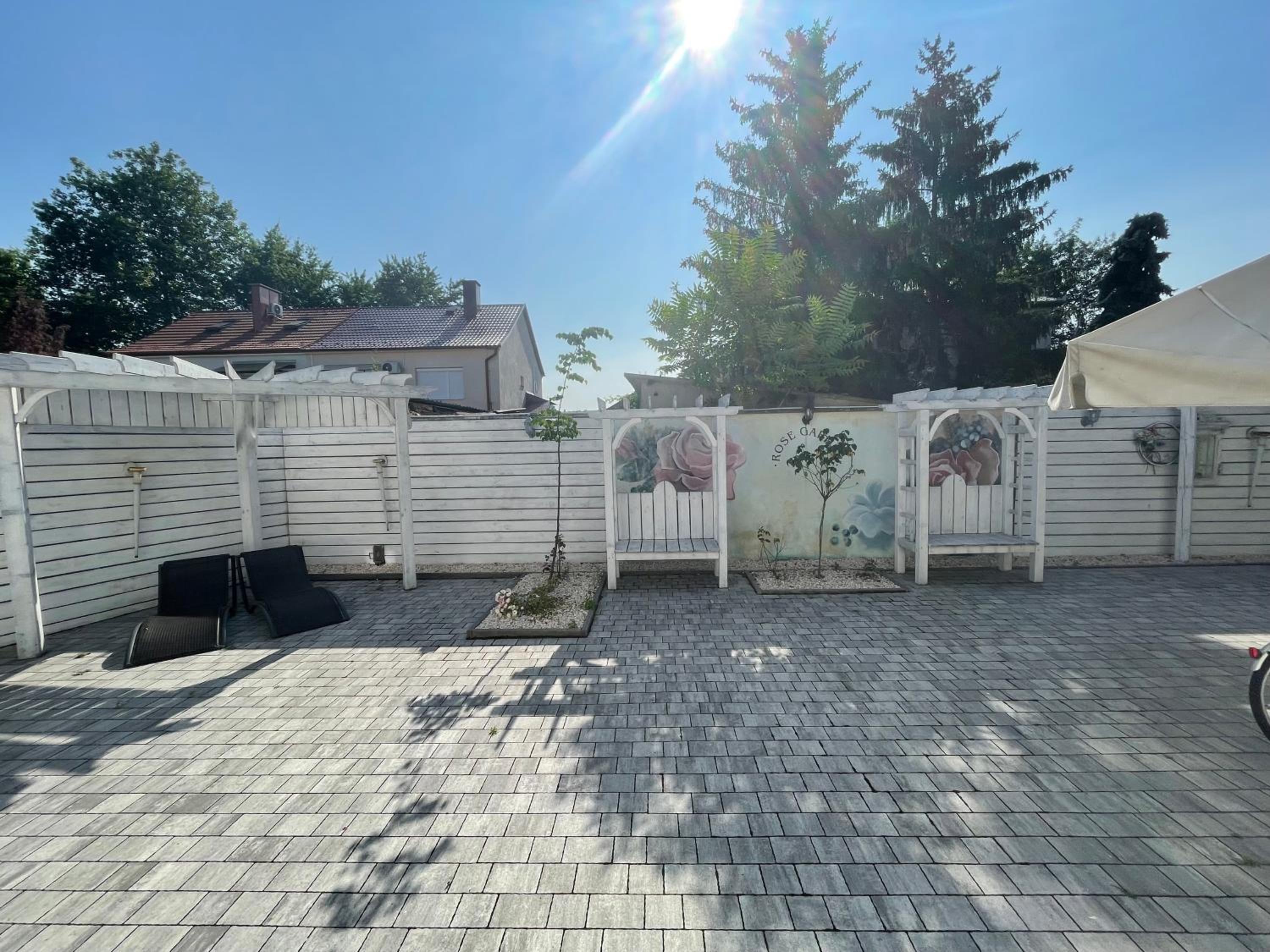 Villa Rose Garden, photo 13