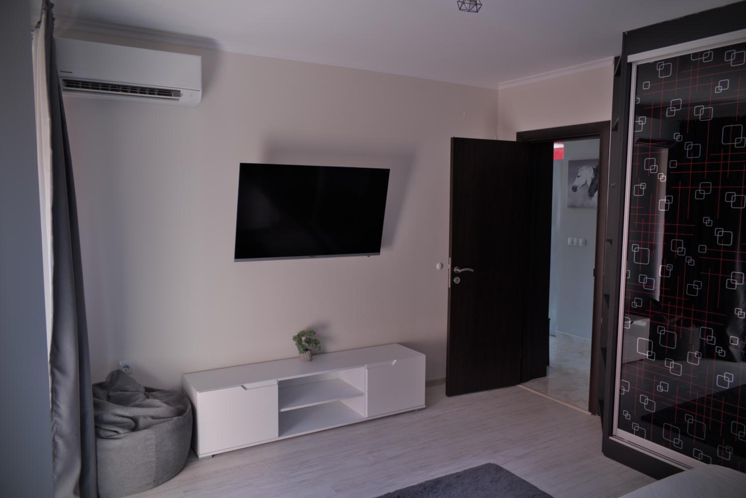 Medius Park Apartment view 5