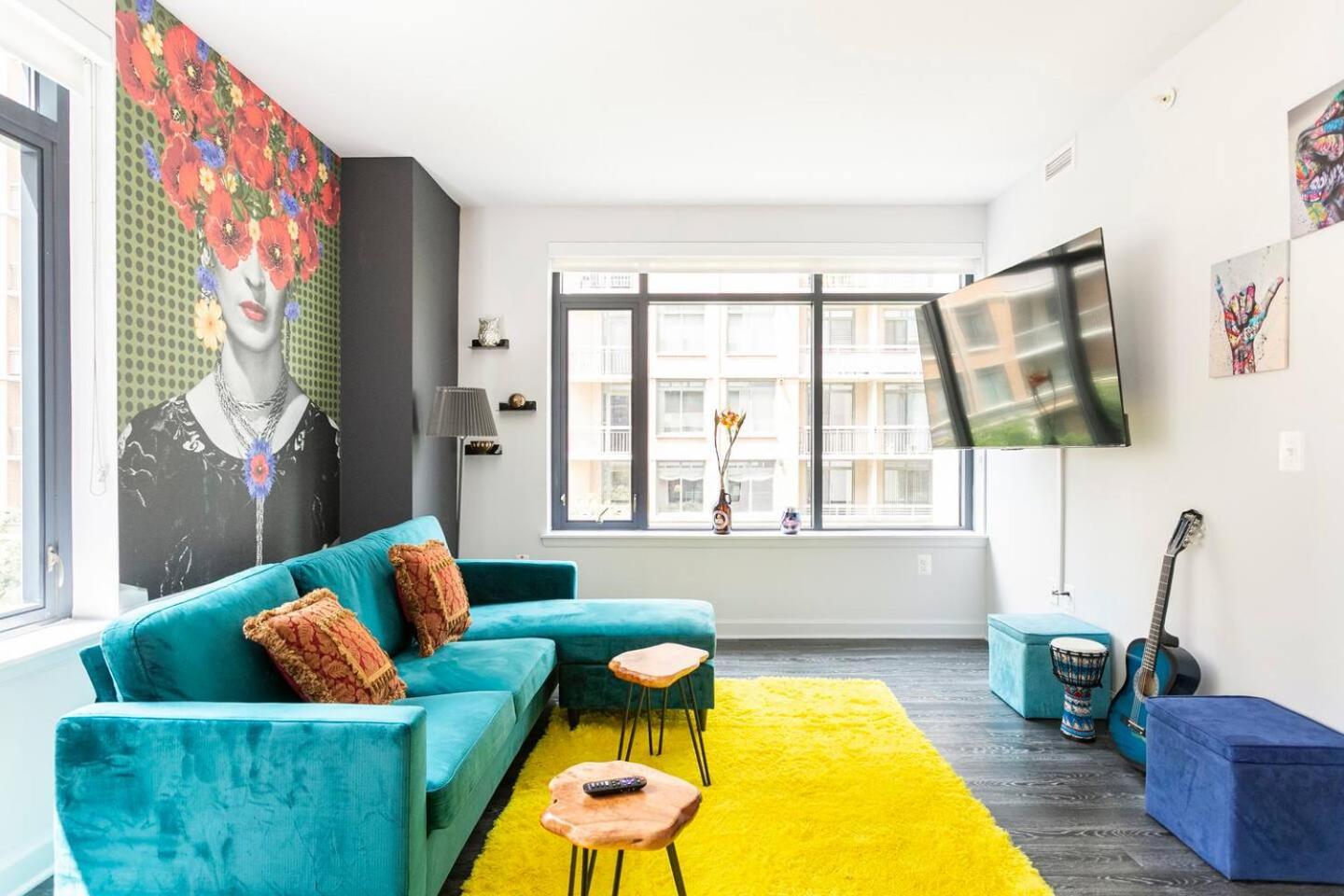 Luxe 1 Bdrm *Rooftop deck* Gym - Free Garage Parking!