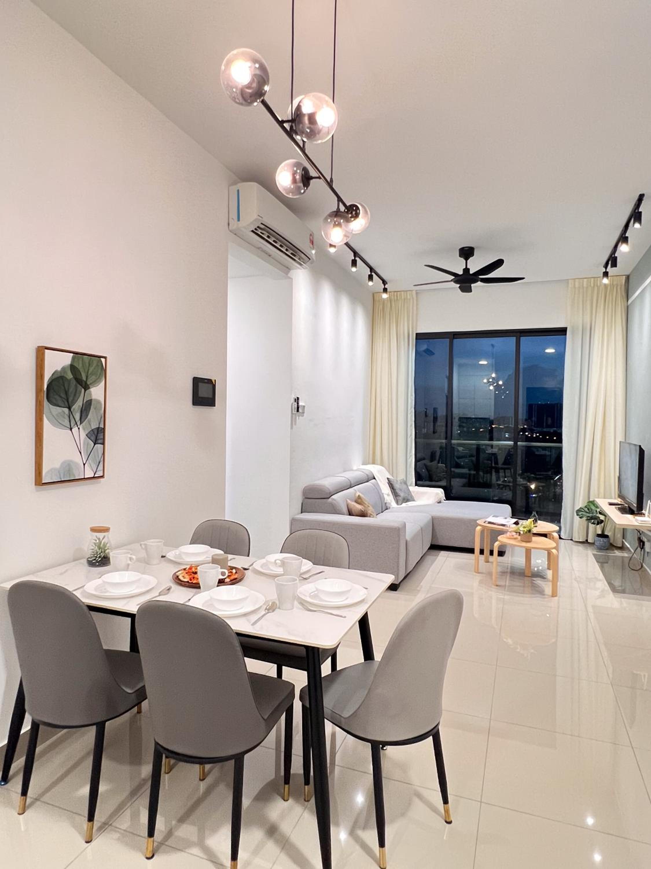 Lavile Homestay near Sunway Velocity and MRT Maluri by Iconique