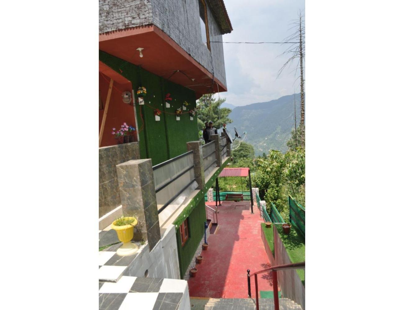 Safaya Paying Guest House and Home Stay, Patnitop view 3