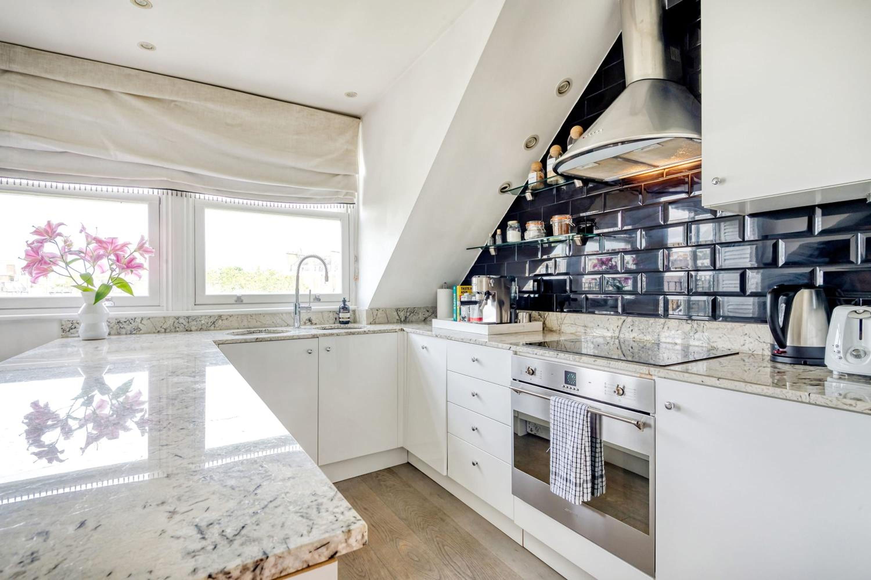 The Luxury 'Treehouse' - One bed Little Venice