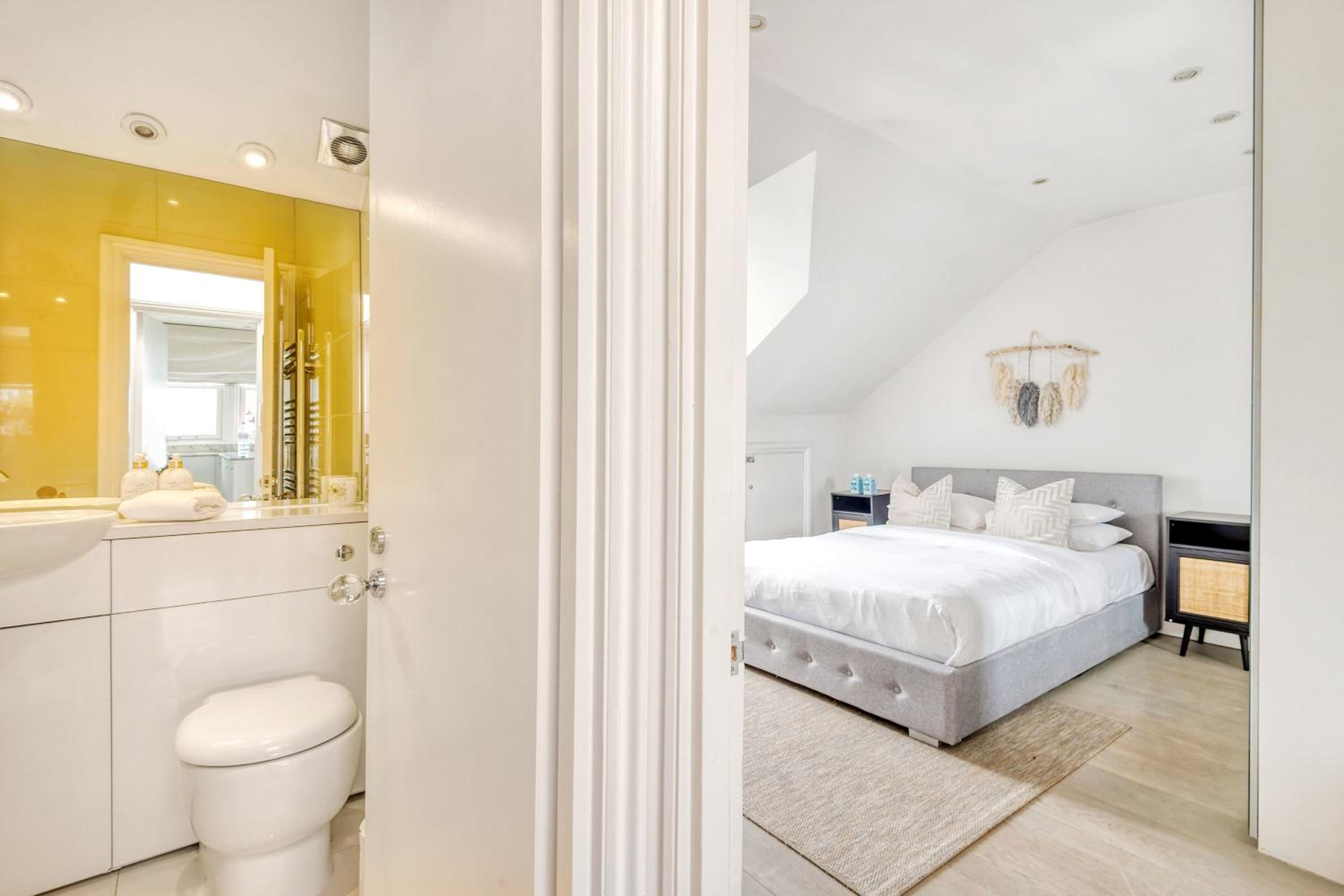 The Luxury 'Treehouse' - One bed Little Venice