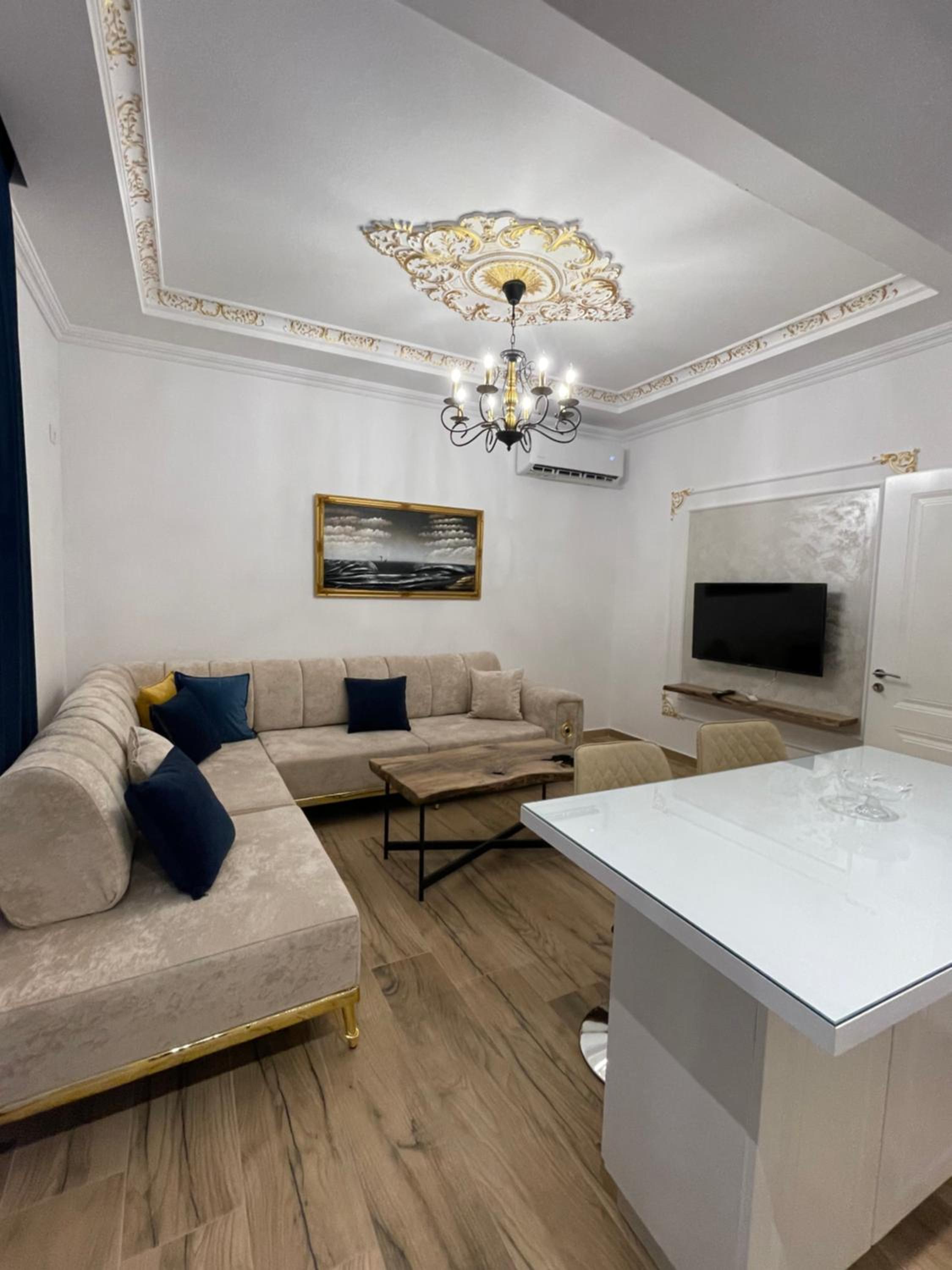 Leonard's Apartment