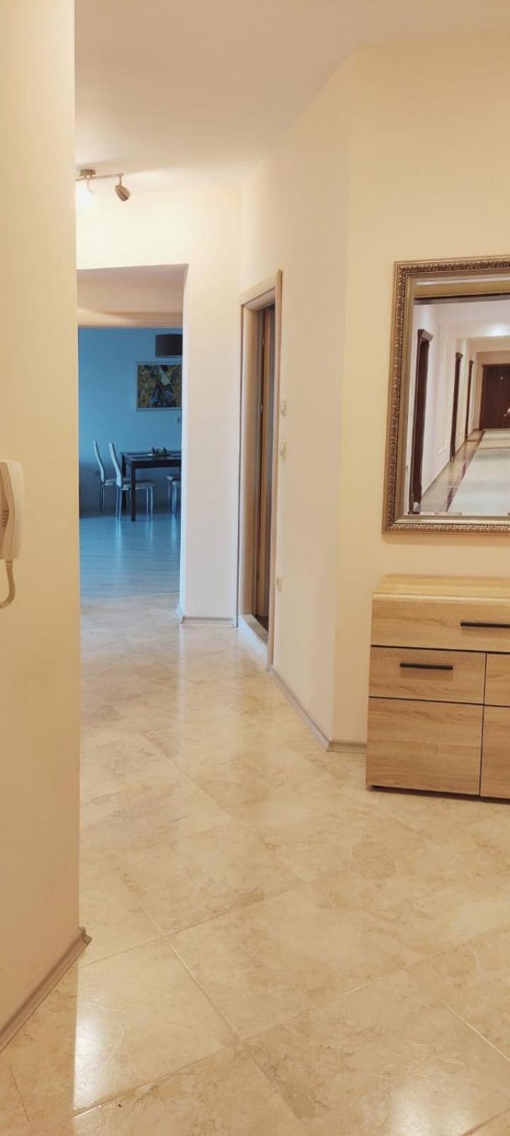La Mer spacious Apartment with a Sea View