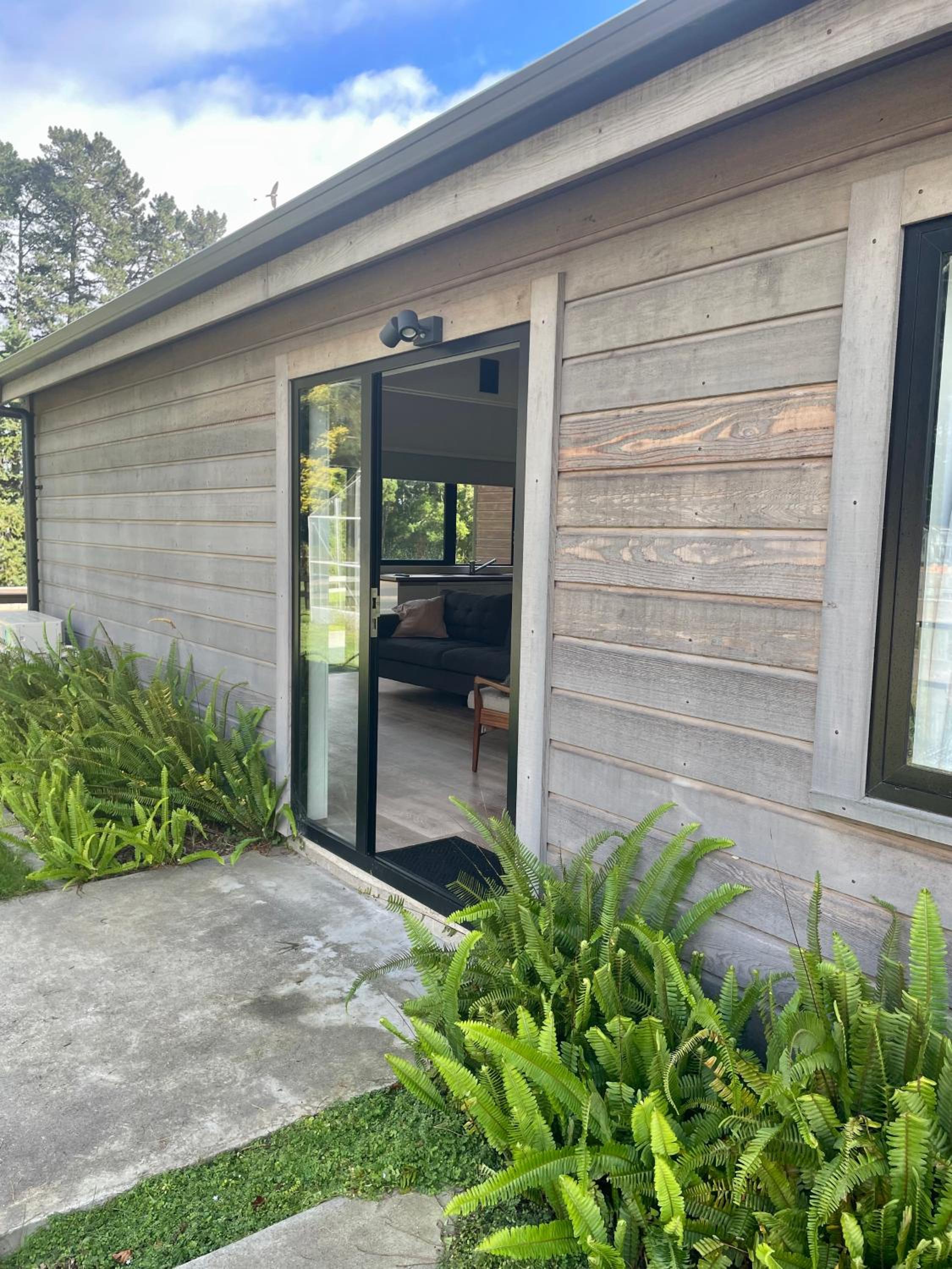 Stunning 2 bedroom Guesthouse view 3