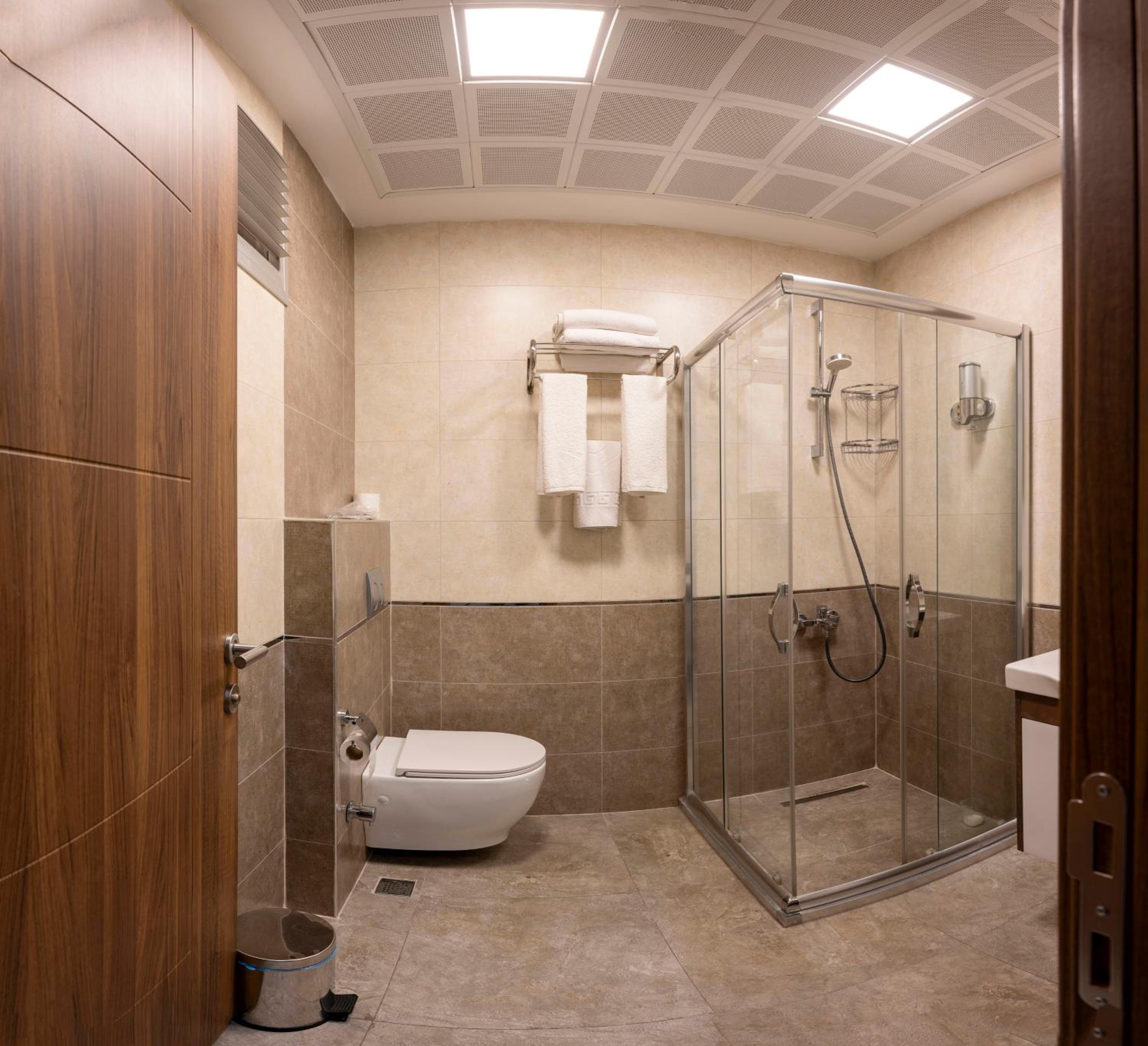 Comfort Suites Otel - Image 14