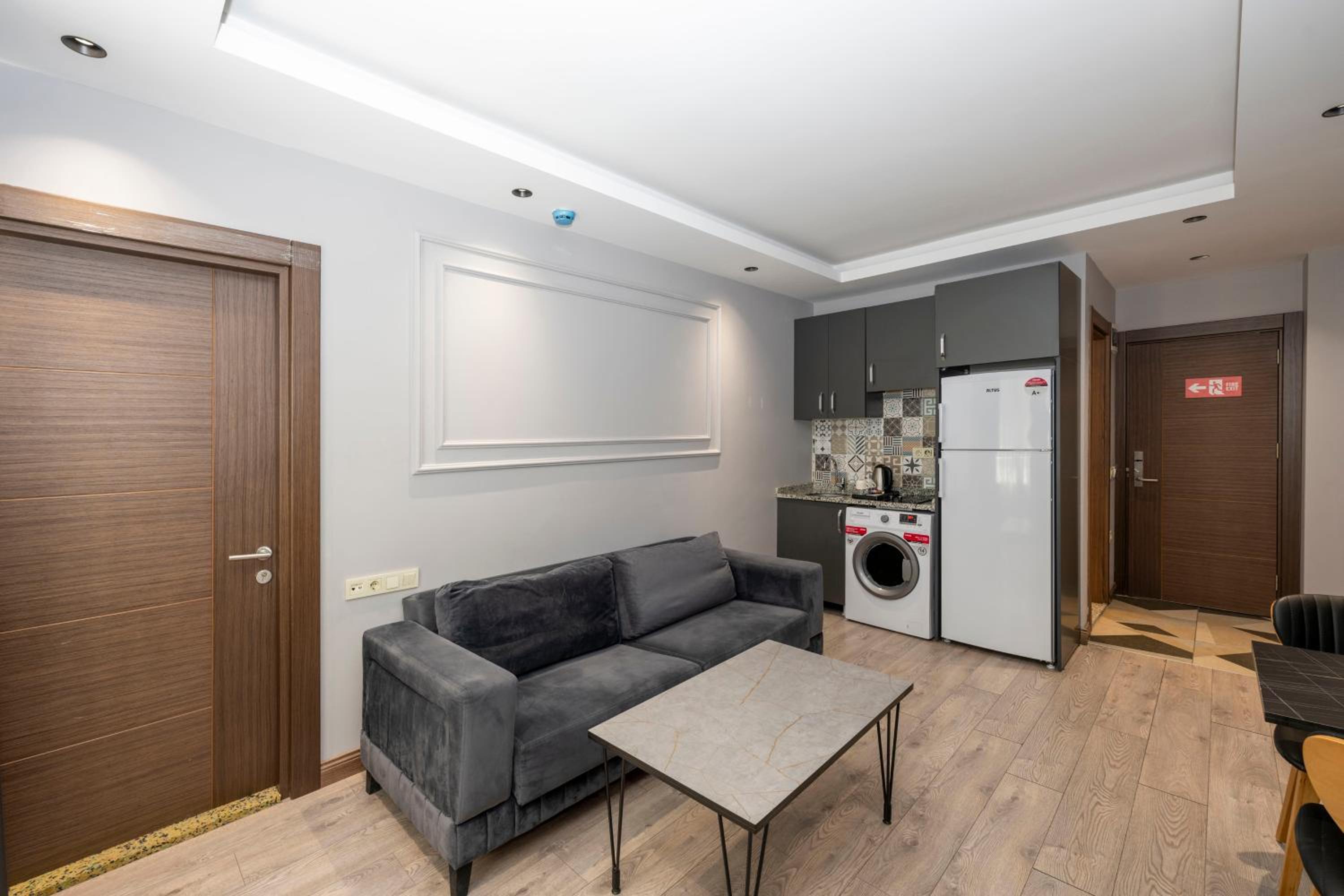 Comfort Suites Otel - Image 16