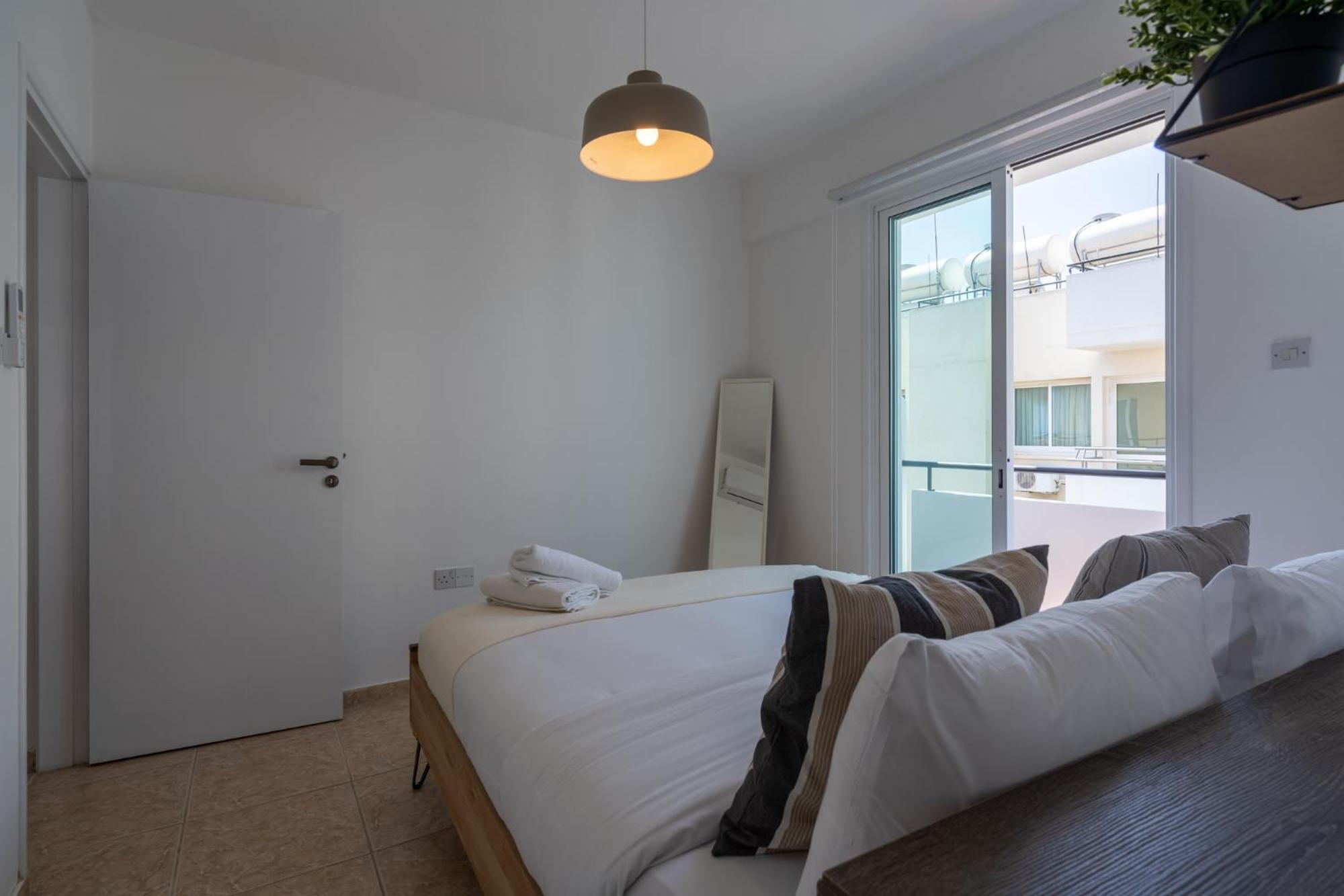 Chloris 3- Bedroom Apartment W/Pool in Larnaca