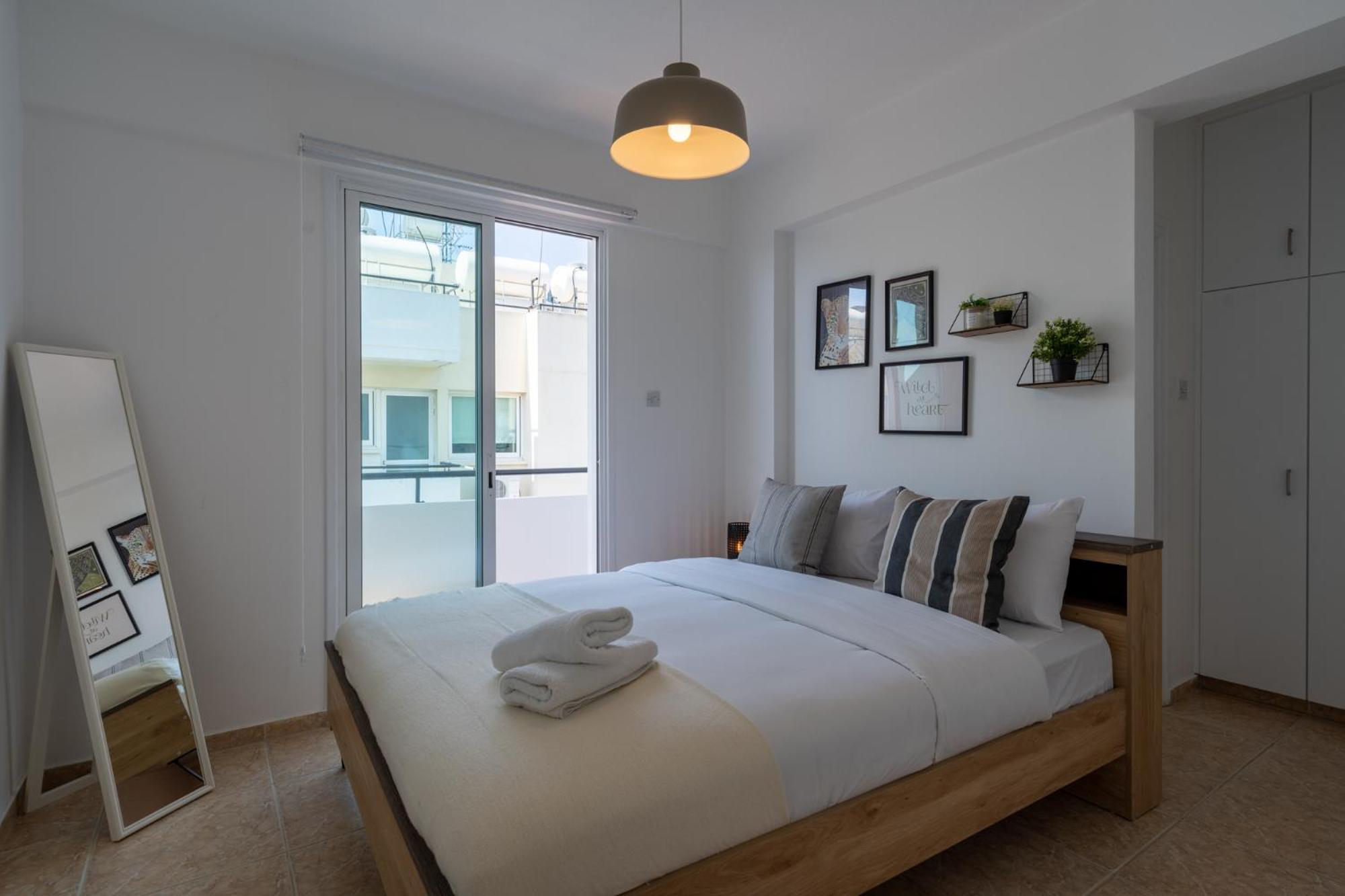 Chloris 3- Bedroom Apartment W/Pool in Larnaca