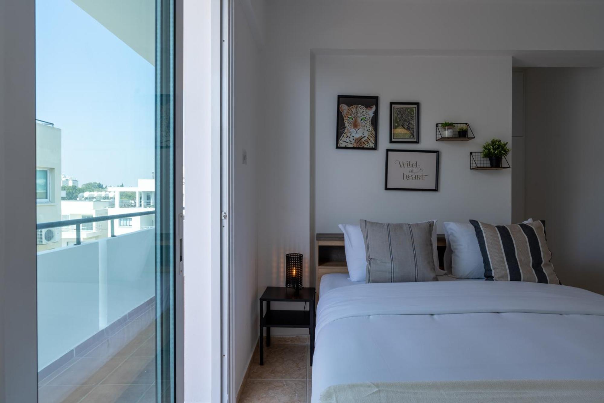 Chloris 3- Bedroom Apartment W/Pool in Larnaca
