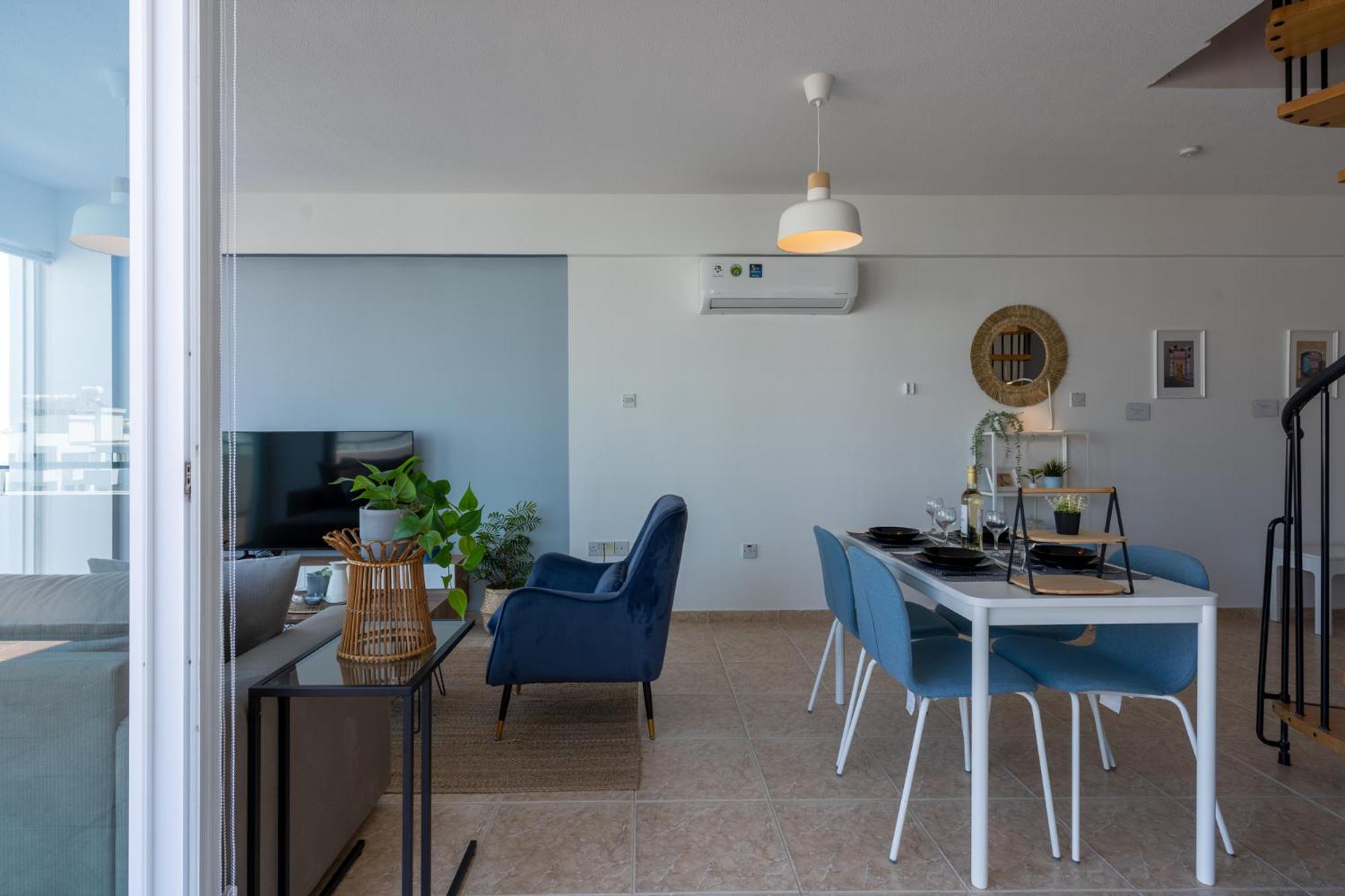 Chloris 3- Bedroom Apartment W/Pool in Larnaca