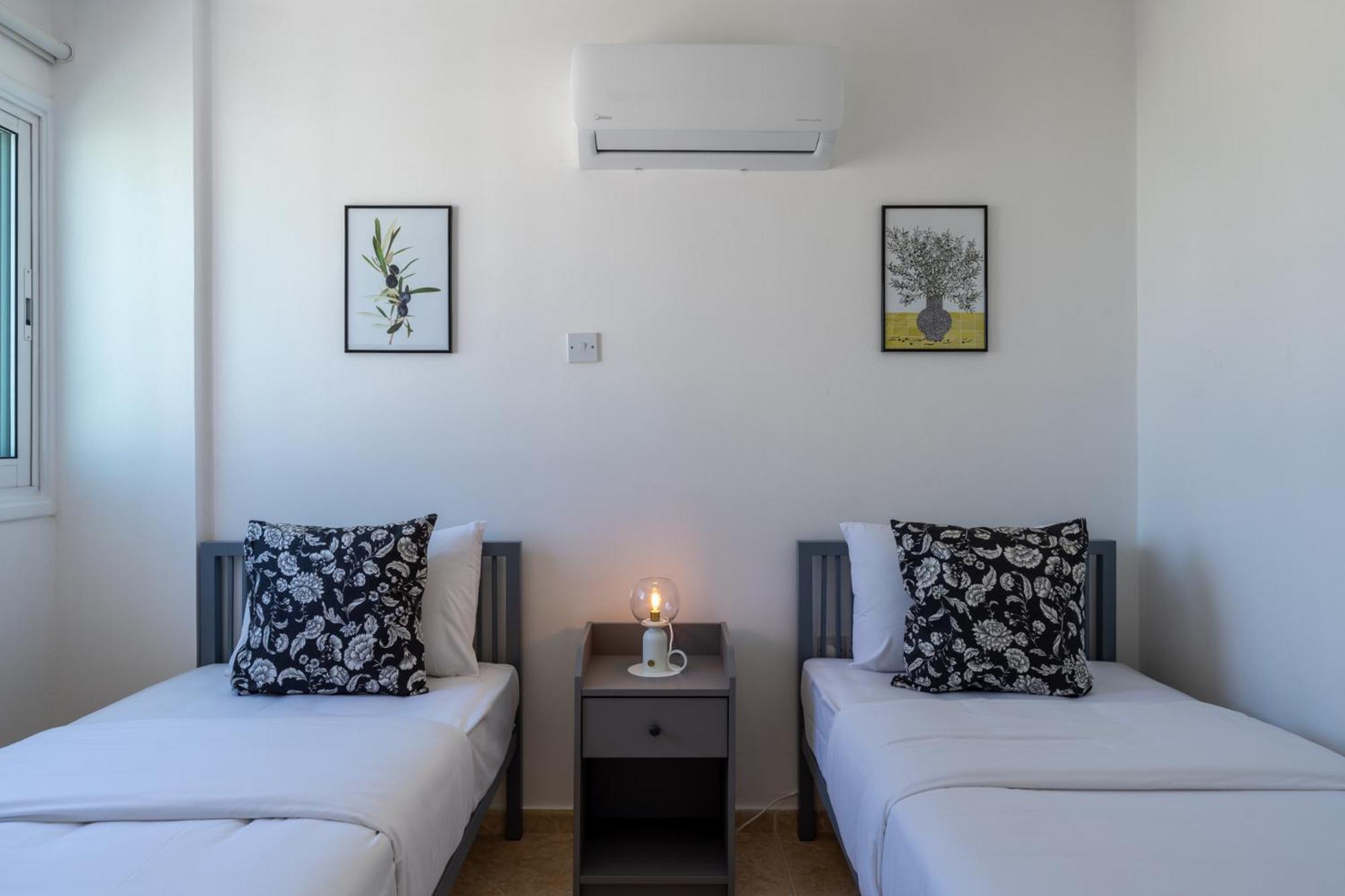 Chloris 3- Bedroom Apartment W/Pool in Larnaca