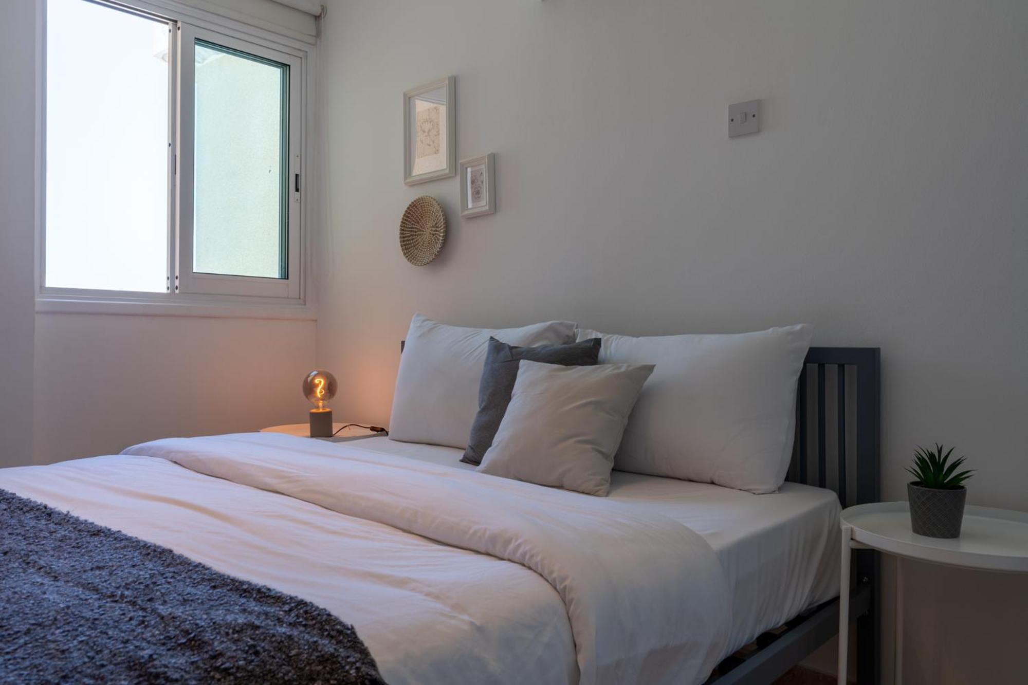 Chloris 3- Bedroom Apartment W/Pool in Larnaca