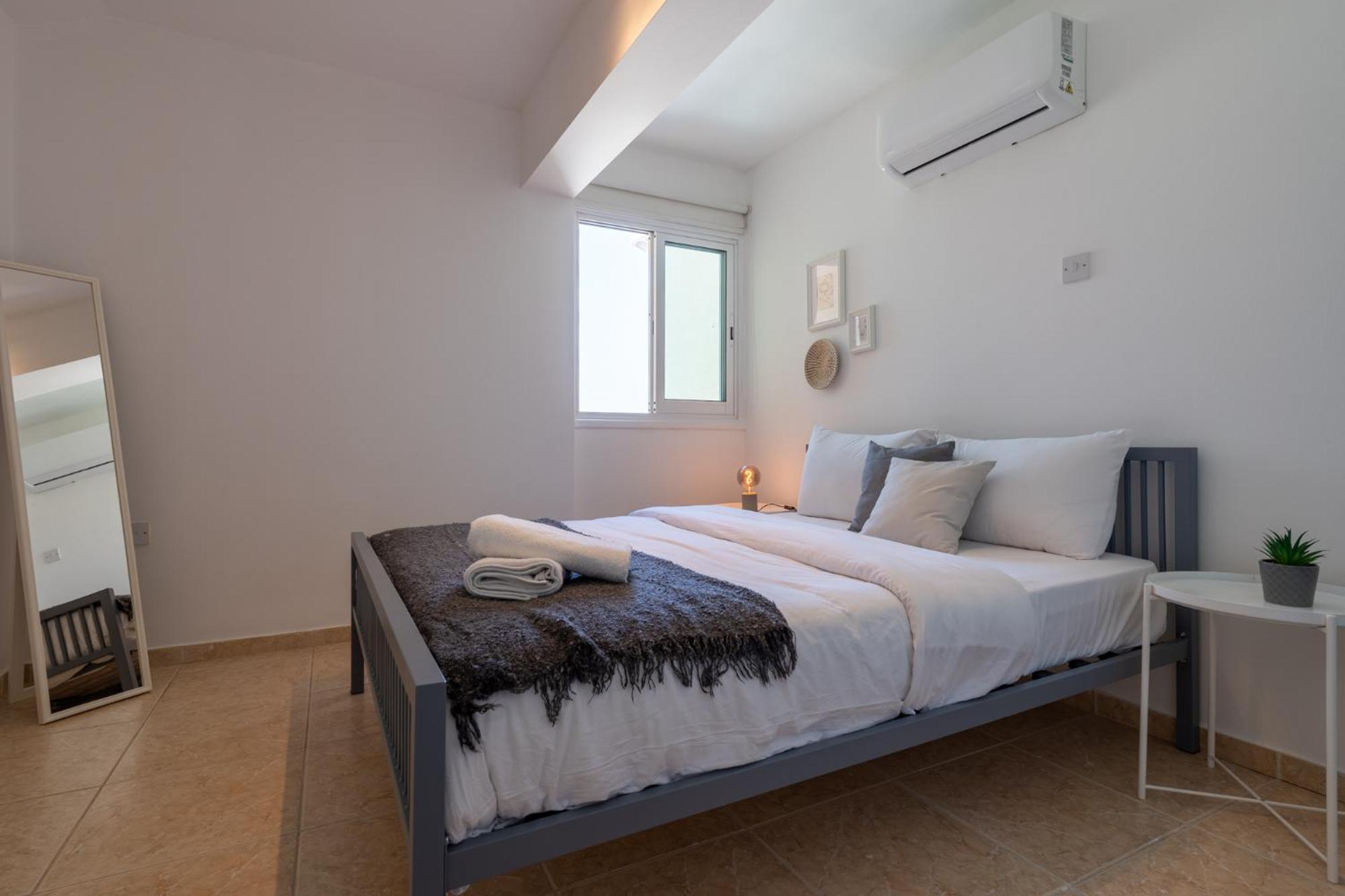 Chloris 3- Bedroom Apartment W/Pool in Larnaca