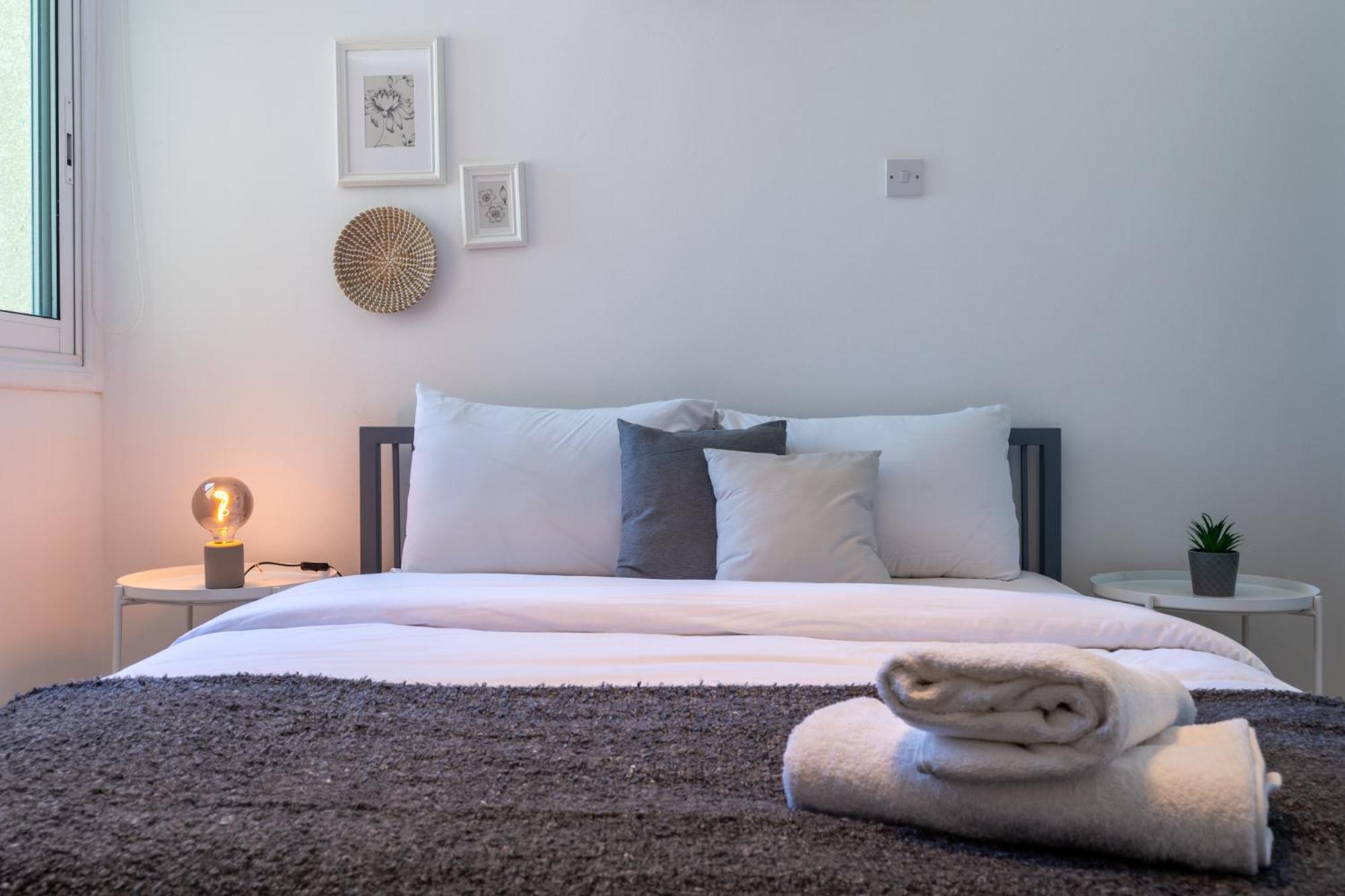 Chloris 3- Bedroom Apartment W/Pool in Larnaca