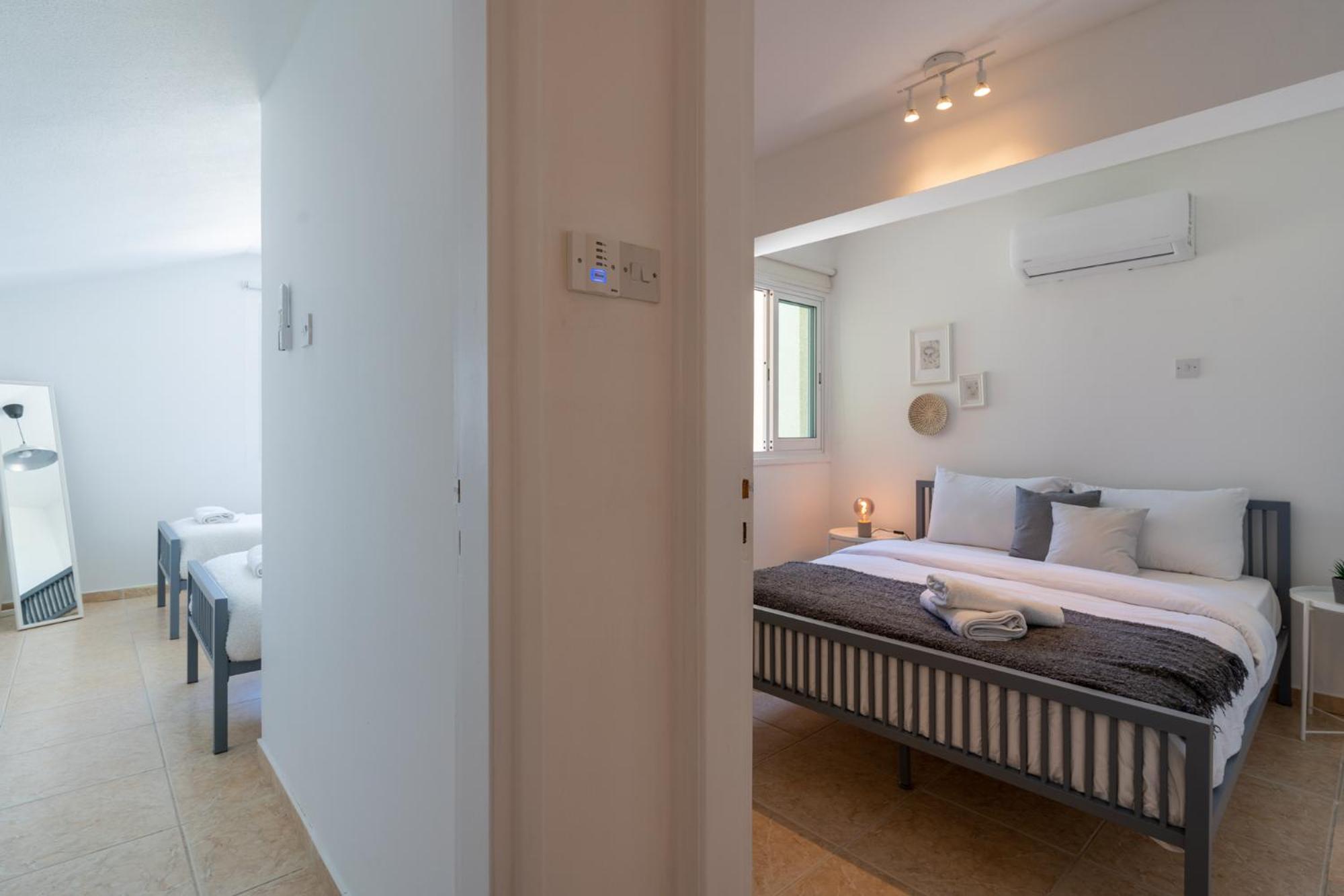 Chloris 3- Bedroom Apartment W/Pool in Larnaca