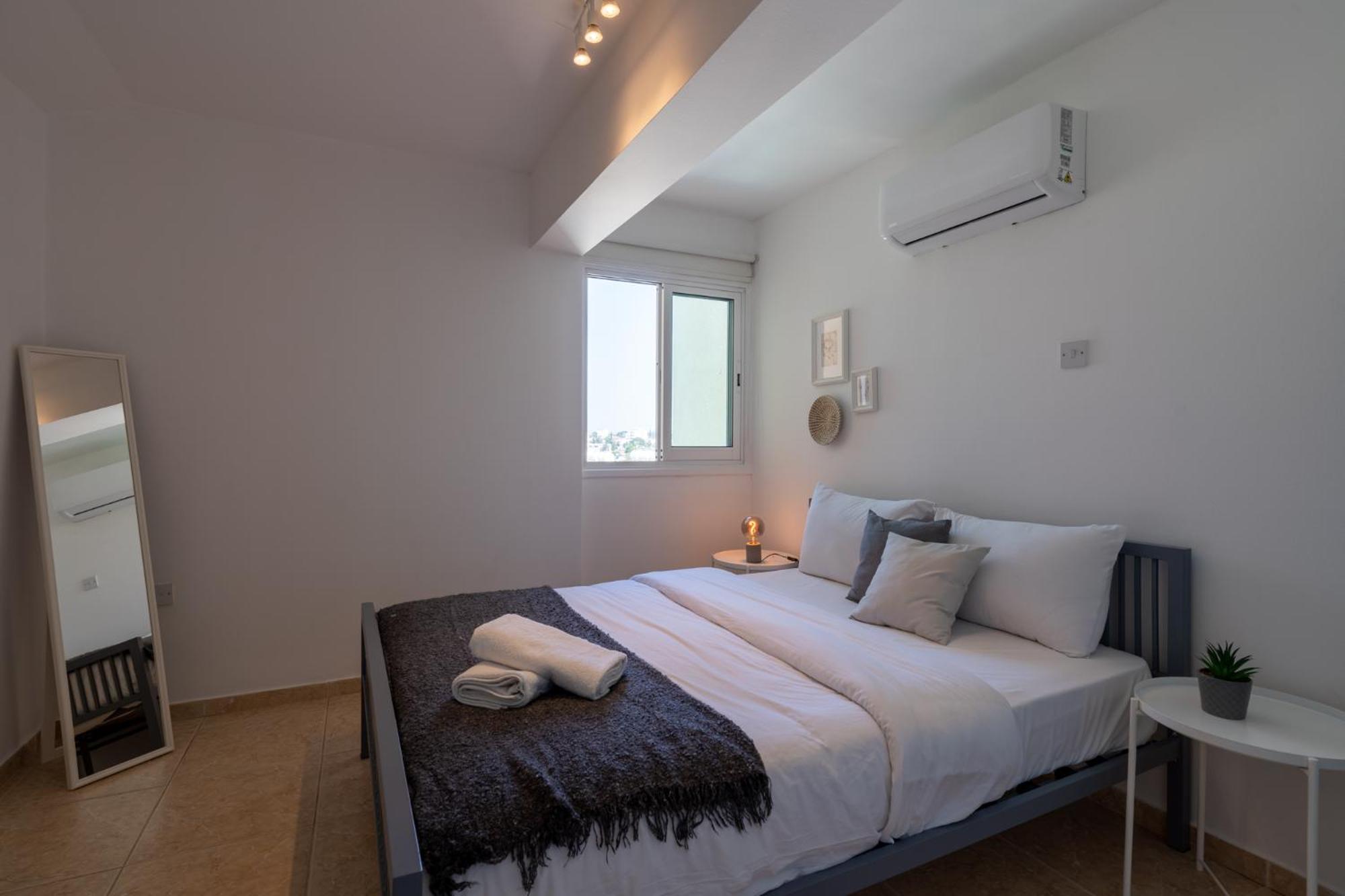 Chloris 3- Bedroom Apartment W/Pool in Larnaca