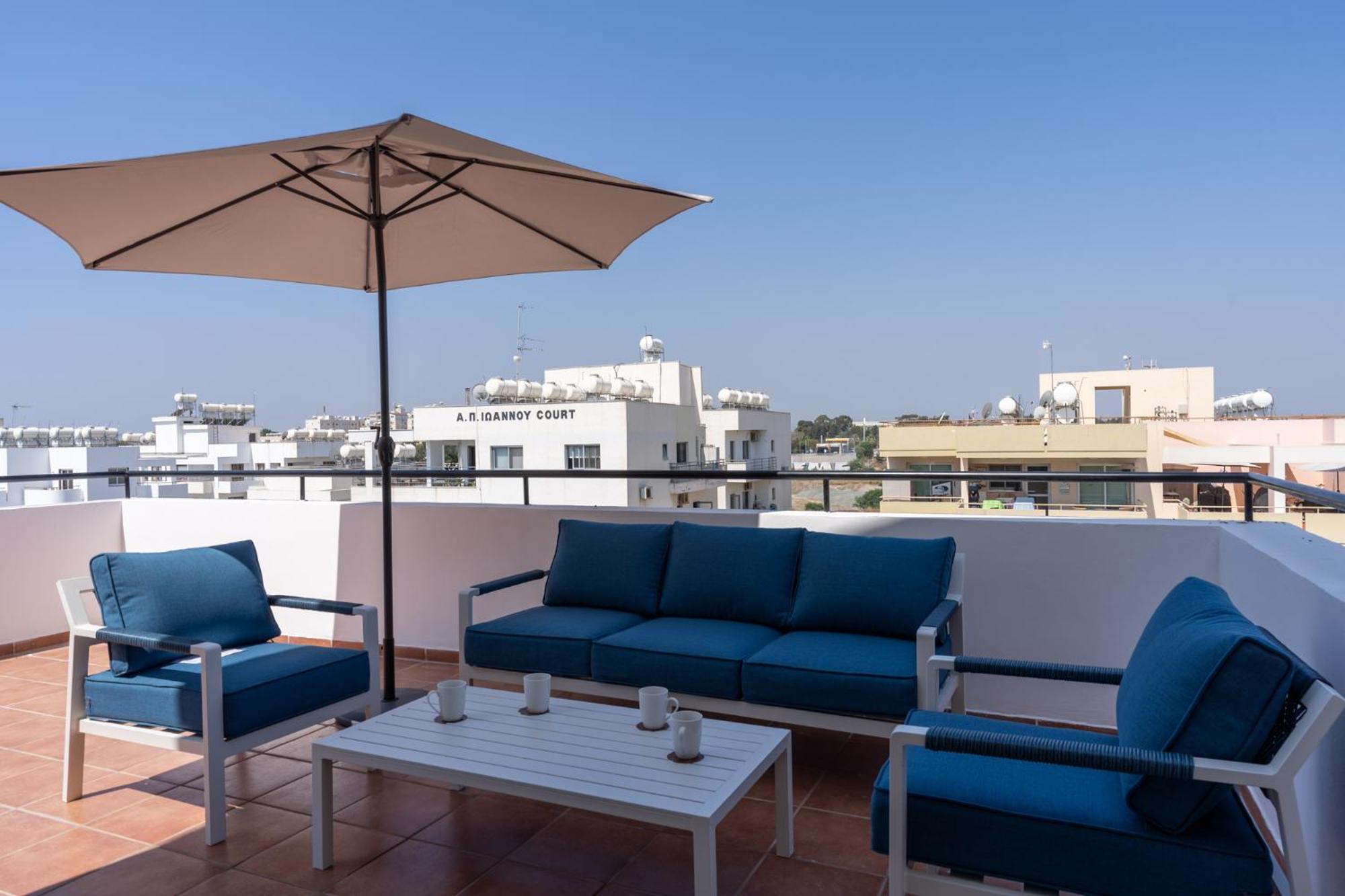Chloris 3- Bedroom Apartment W/Pool in Larnaca