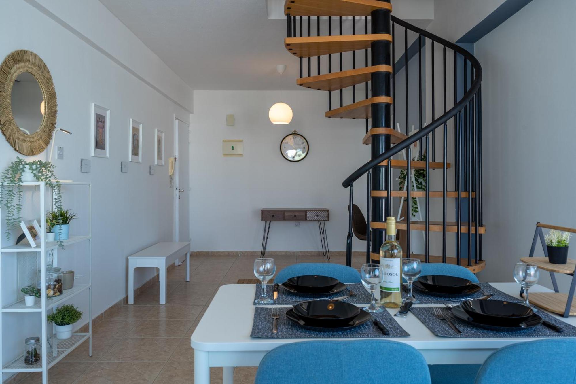 Chloris 3- Bedroom Apartment W/Pool in Larnaca