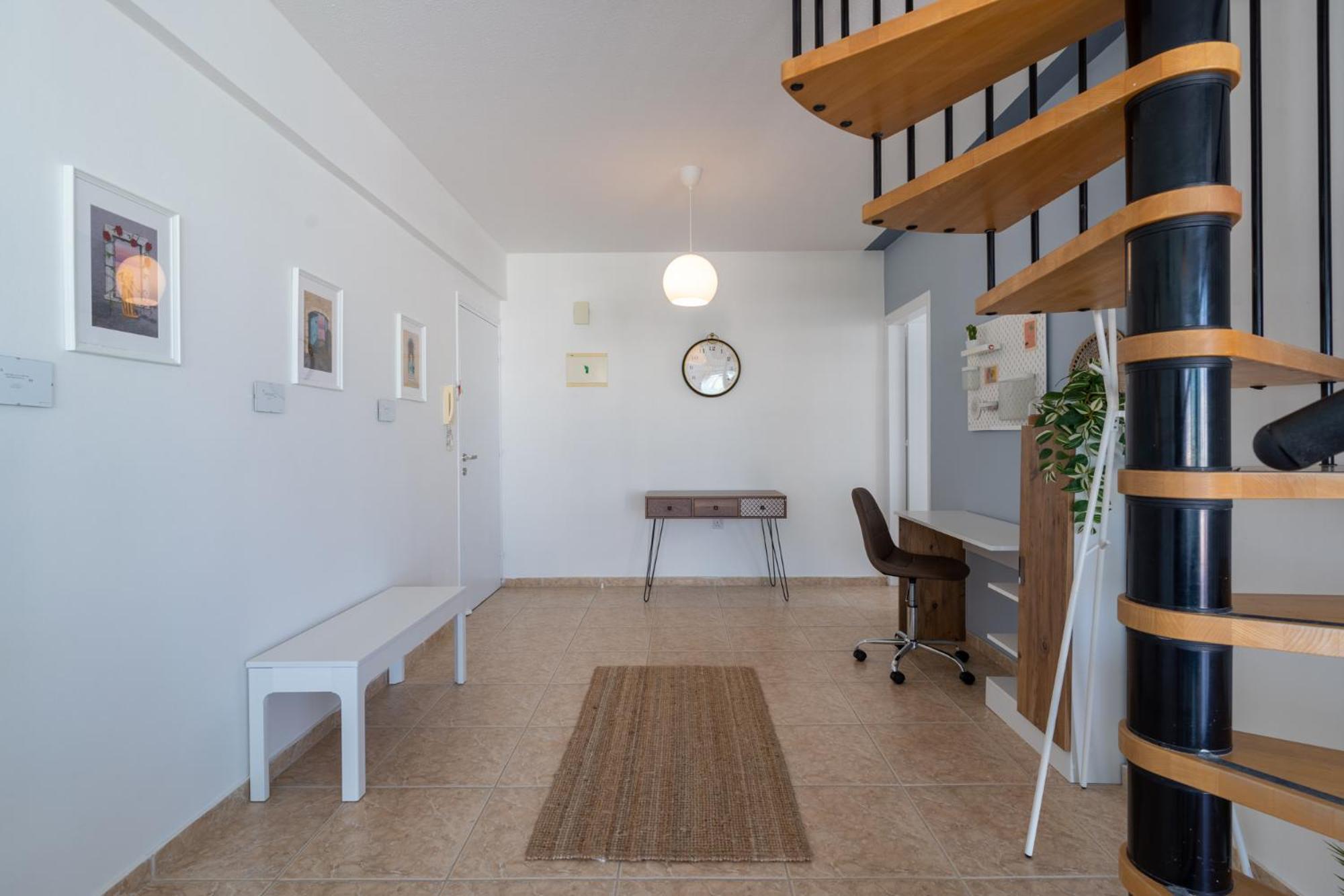 Chloris 3- Bedroom Apartment W/Pool in Larnaca