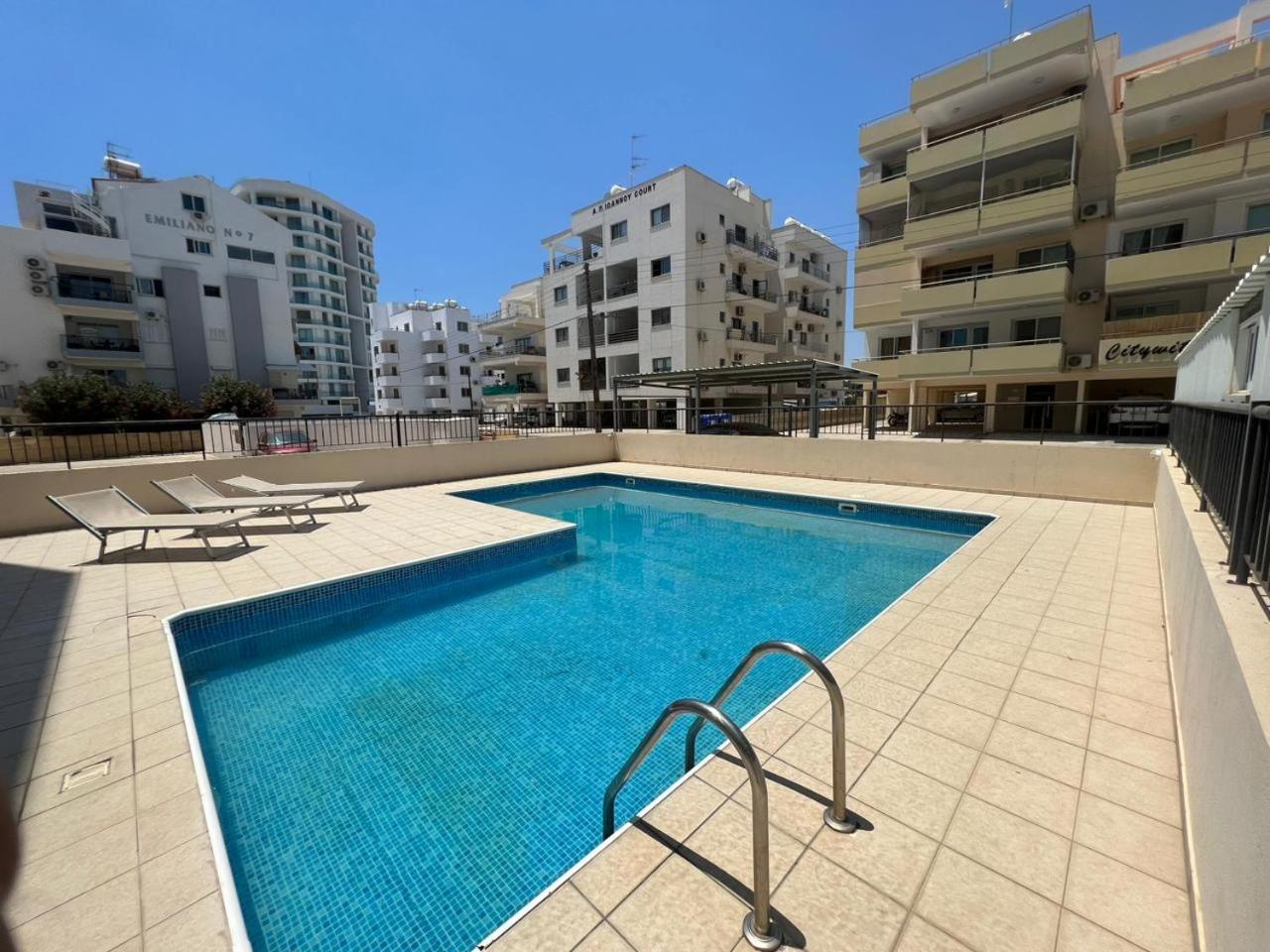 Chloris 3- Bedroom Apartment W/Pool in Larnaca