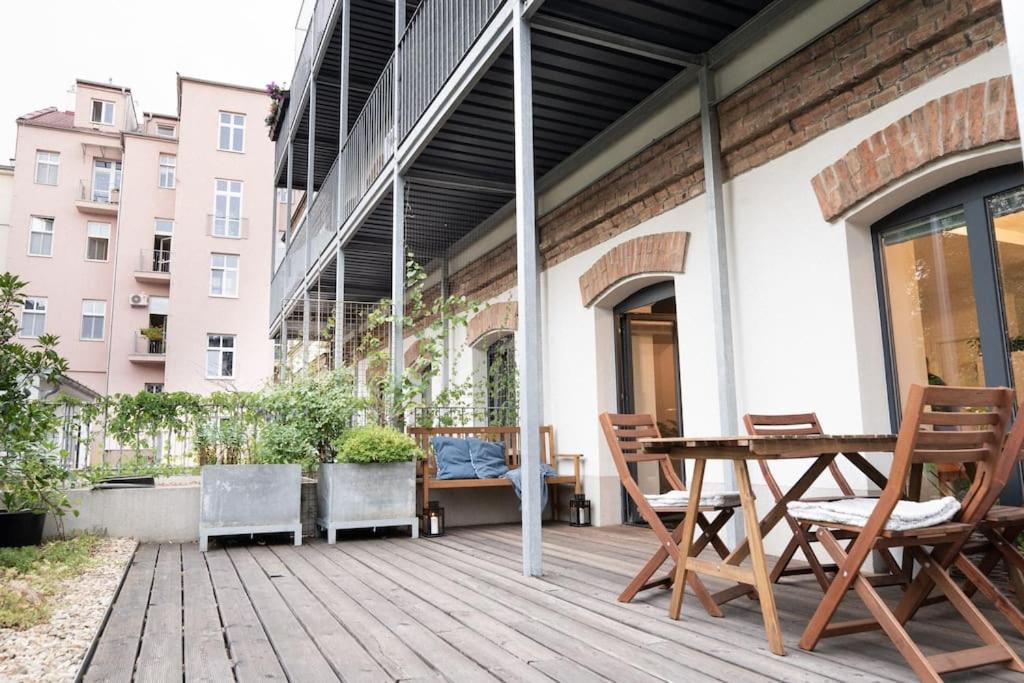 Central Park Apartments - Terrace